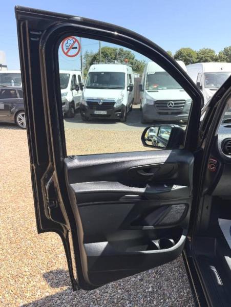 2020 Mercedes-Benz Vito 2.1 114 CDI Premium Panel Van 5dr Diesel G-Tronic+ RWD L2 Euro 6 (s/s) (136 ps) - Thumbnail 15
