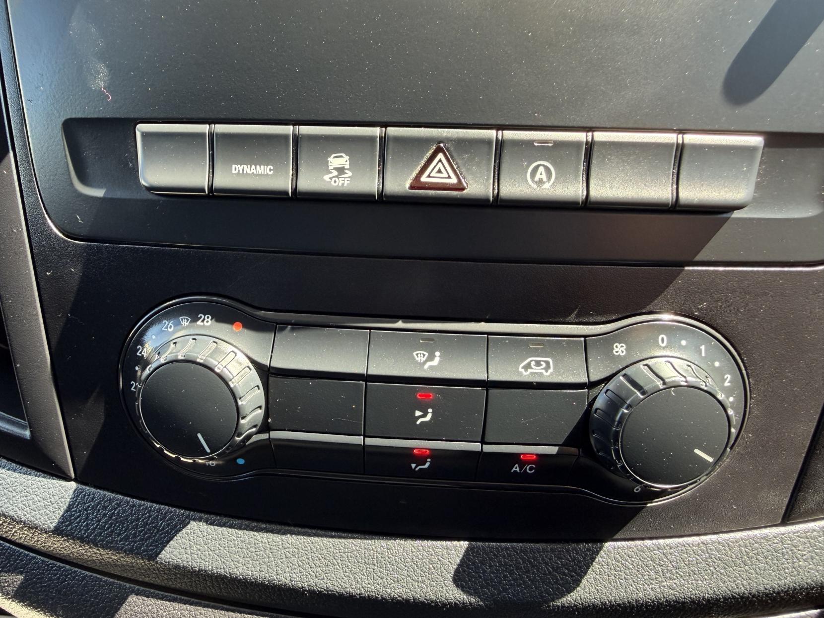 2020 Mercedes-Benz Vito 2.1 114 CDI Premium Panel Van 5dr Diesel G-Tronic+ RWD L2 Euro 6 (s/s) (136 ps) - Thumbnail 44