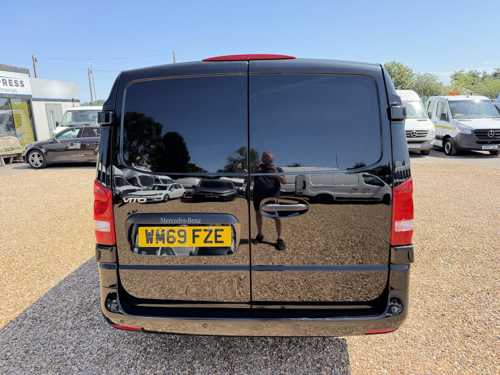 2020 Mercedes-Benz Vito 2.1 114 CDI Premium Panel Van 5dr Diesel G-Tronic+ RWD L2 Euro 6 (s/s) (136 ps) - Thumbnail 10