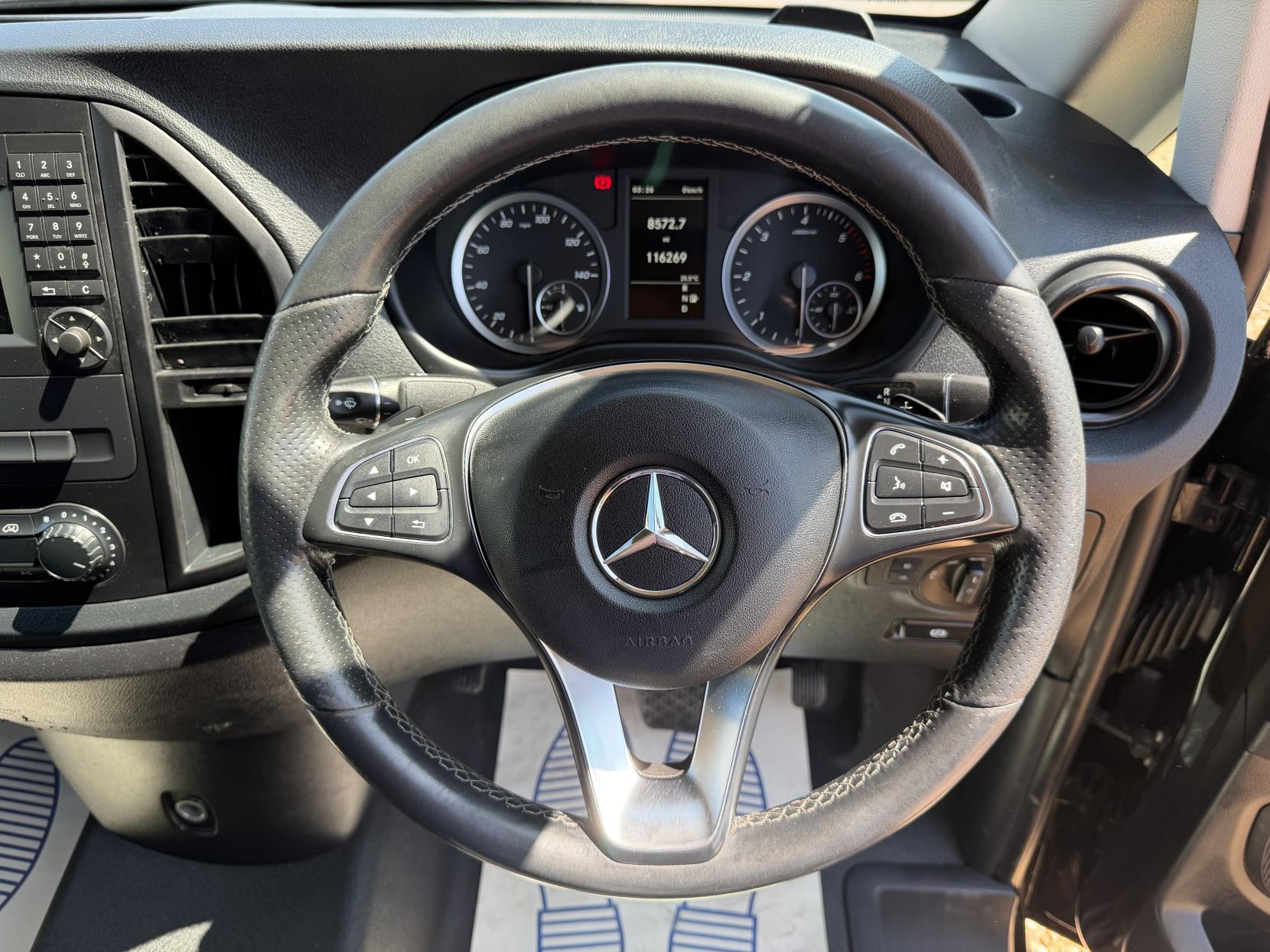 2020 Mercedes-Benz Vito 2.1 114 CDI Premium Panel Van 5dr Diesel G-Tronic+ RWD L2 Euro 6 (s/s) (136 ps) - Thumbnail 38