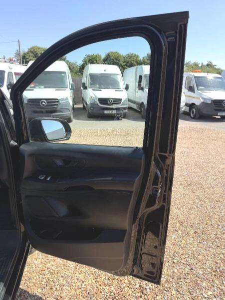 2020 Mercedes-Benz Vito 2.1 114 CDI Premium Panel Van 5dr Diesel G-Tronic+ RWD L2 Euro 6 (s/s) (136 ps) - Thumbnail 14