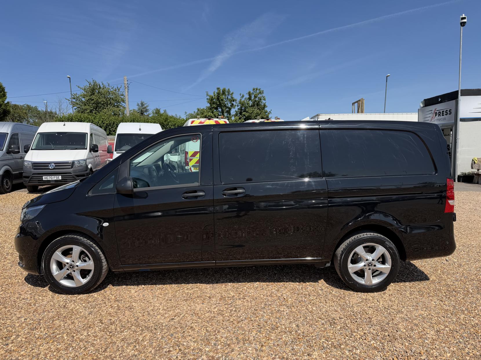 2020 Mercedes-Benz Vito 2.1 114 CDI Premium Panel Van 5dr Diesel G-Tronic+ RWD L2 Euro 6 (s/s) (136 ps) - Thumbnail 8