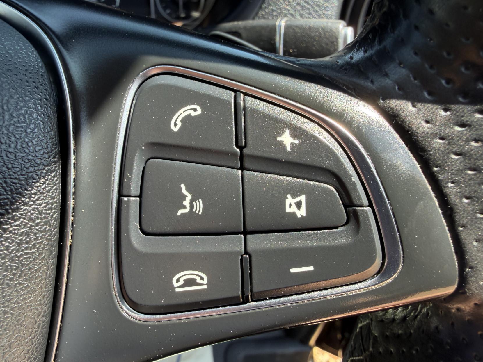 2020 Mercedes-Benz Vito 2.1 114 CDI Premium Panel Van 5dr Diesel G-Tronic+ RWD L2 Euro 6 (s/s) (136 ps) - Thumbnail 39