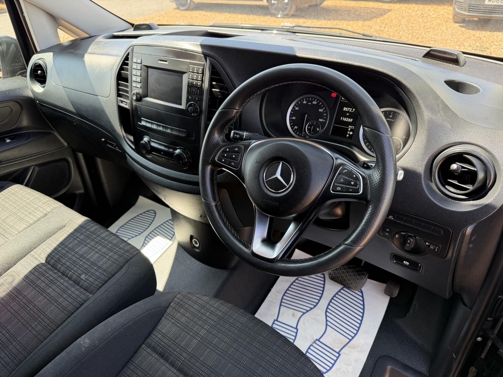 2020 Mercedes-Benz Vito 2.1 114 CDI Premium Panel Van 5dr Diesel G-Tronic+ RWD L2 Euro 6 (s/s) (136 ps) - Thumbnail 2