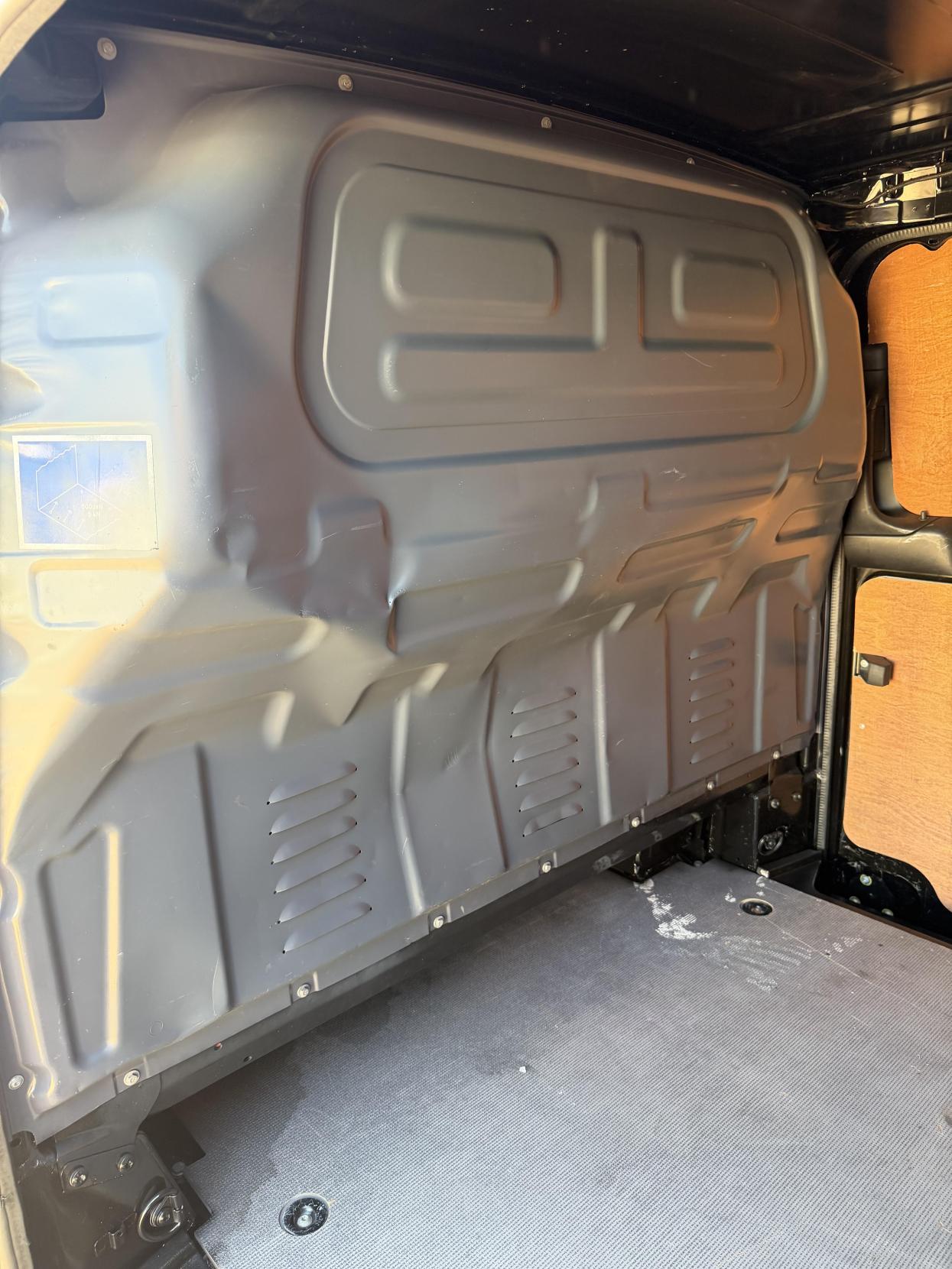 2020 Mercedes-Benz Vito 2.1 114 CDI Premium Panel Van 5dr Diesel G-Tronic+ RWD L2 Euro 6 (s/s) (136 ps) - Thumbnail 22