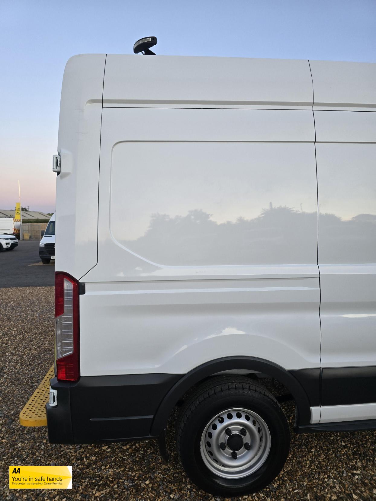 Ford Transit 2.0 350 EcoBlue Panel Van 5dr Diesel Manual RWD L2 H3 Euro 6 (130 ps)