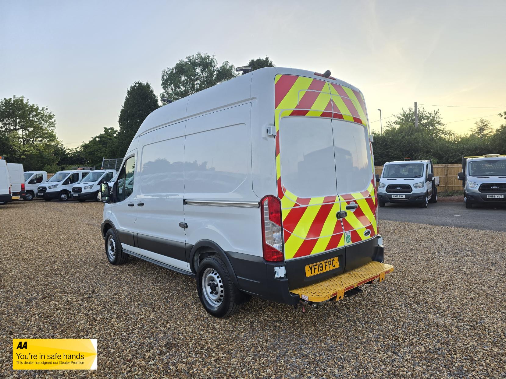 Ford Transit 2.0 350 EcoBlue Panel Van 5dr Diesel Manual RWD L2 H3 Euro 6 (130 ps)