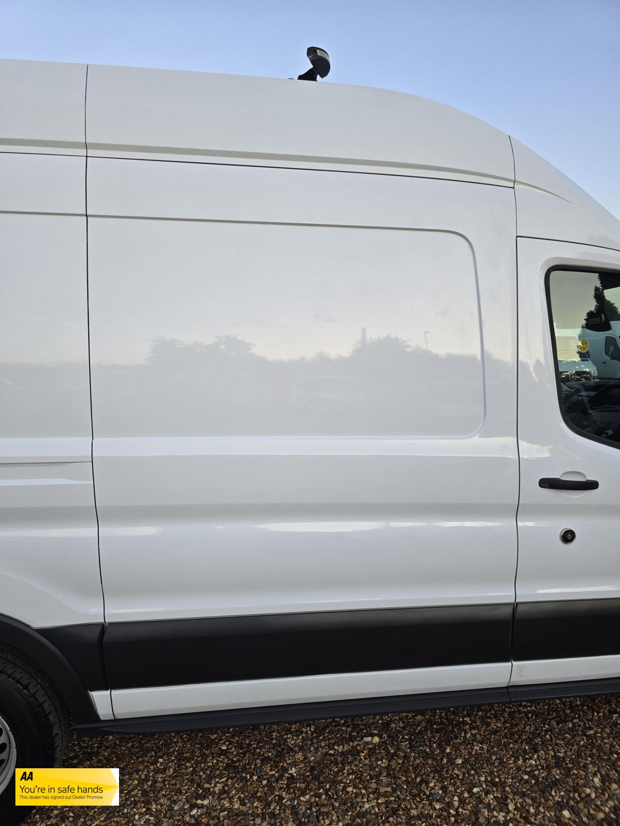 Ford Transit 2.0 350 EcoBlue Panel Van 5dr Diesel Manual RWD L2 H3 Euro 6 (130 ps)