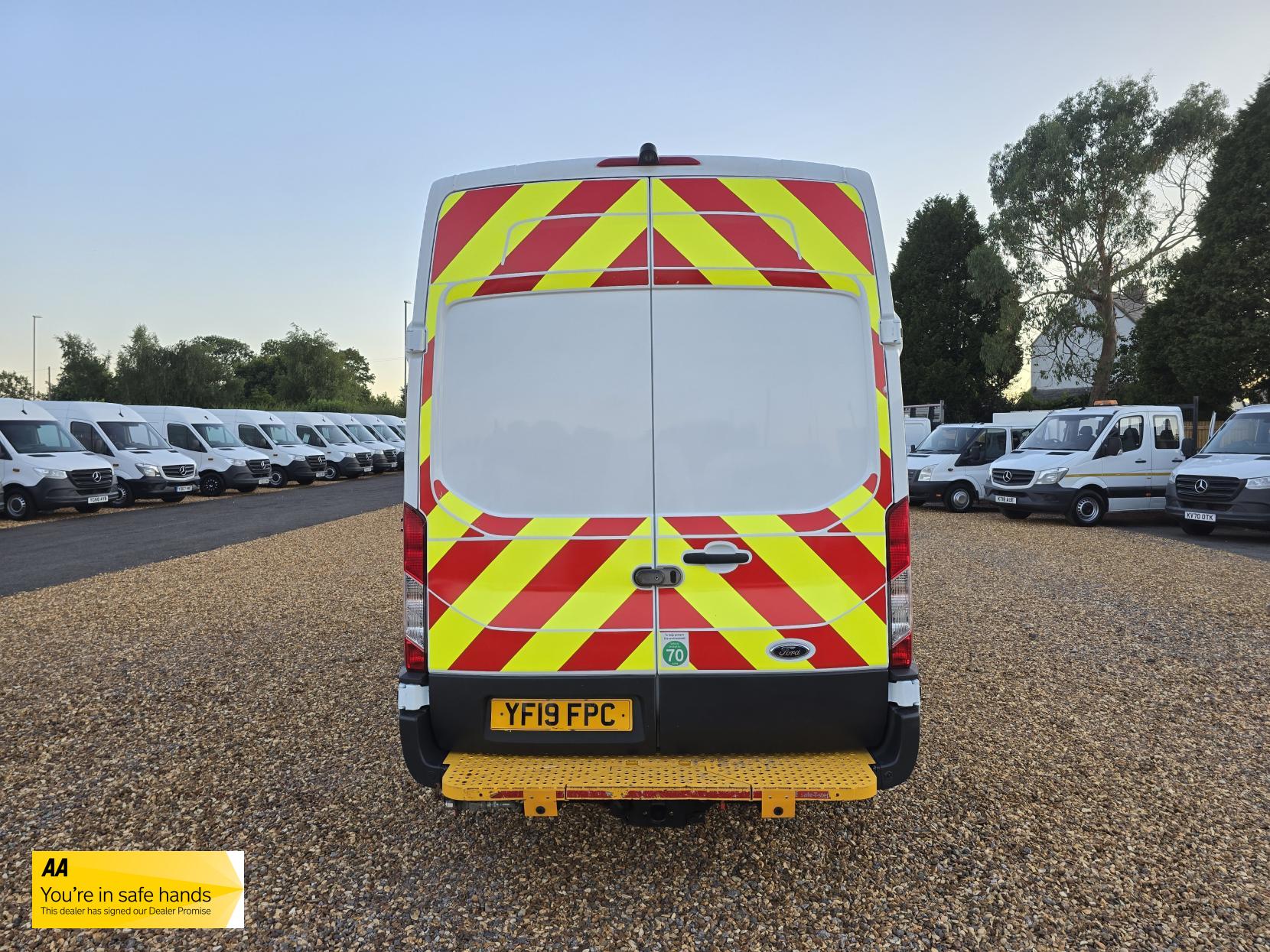 Ford Transit 2.0 350 EcoBlue Panel Van 5dr Diesel Manual RWD L2 H3 Euro 6 (130 ps)