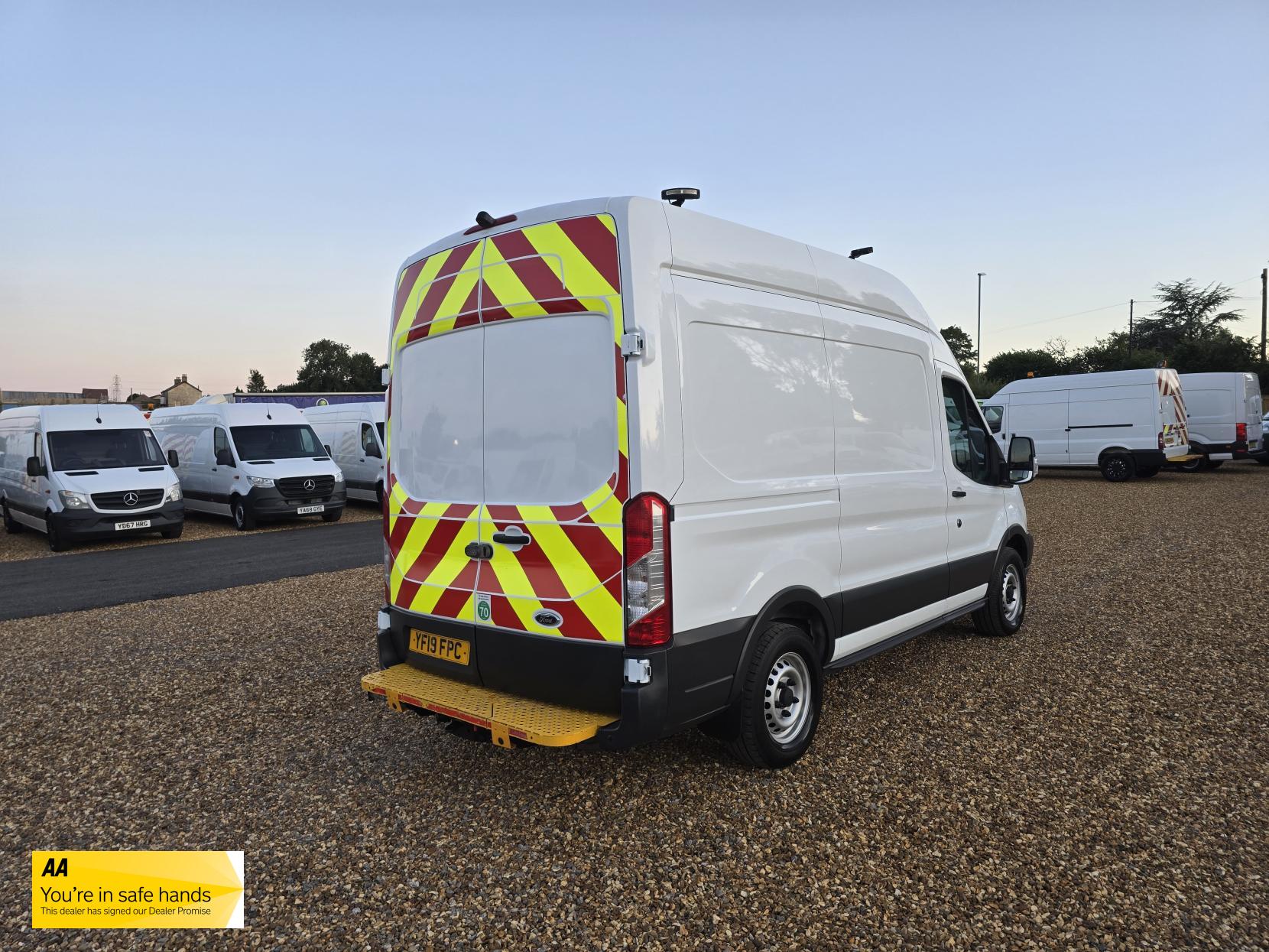 Ford Transit 2.0 350 EcoBlue Panel Van 5dr Diesel Manual RWD L2 H3 Euro 6 (130 ps)