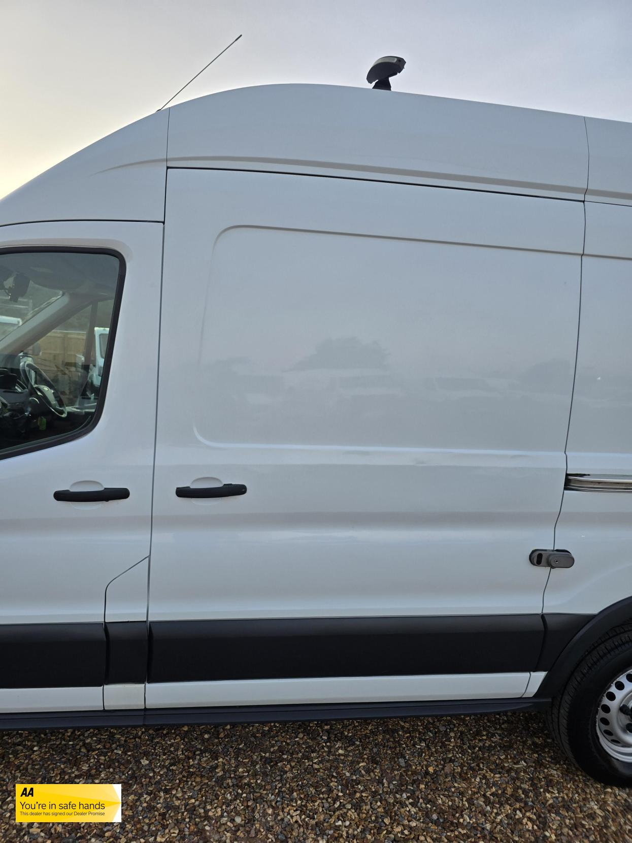 Ford Transit 2.0 350 EcoBlue Panel Van 5dr Diesel Manual RWD L2 H3 Euro 6 (130 ps)