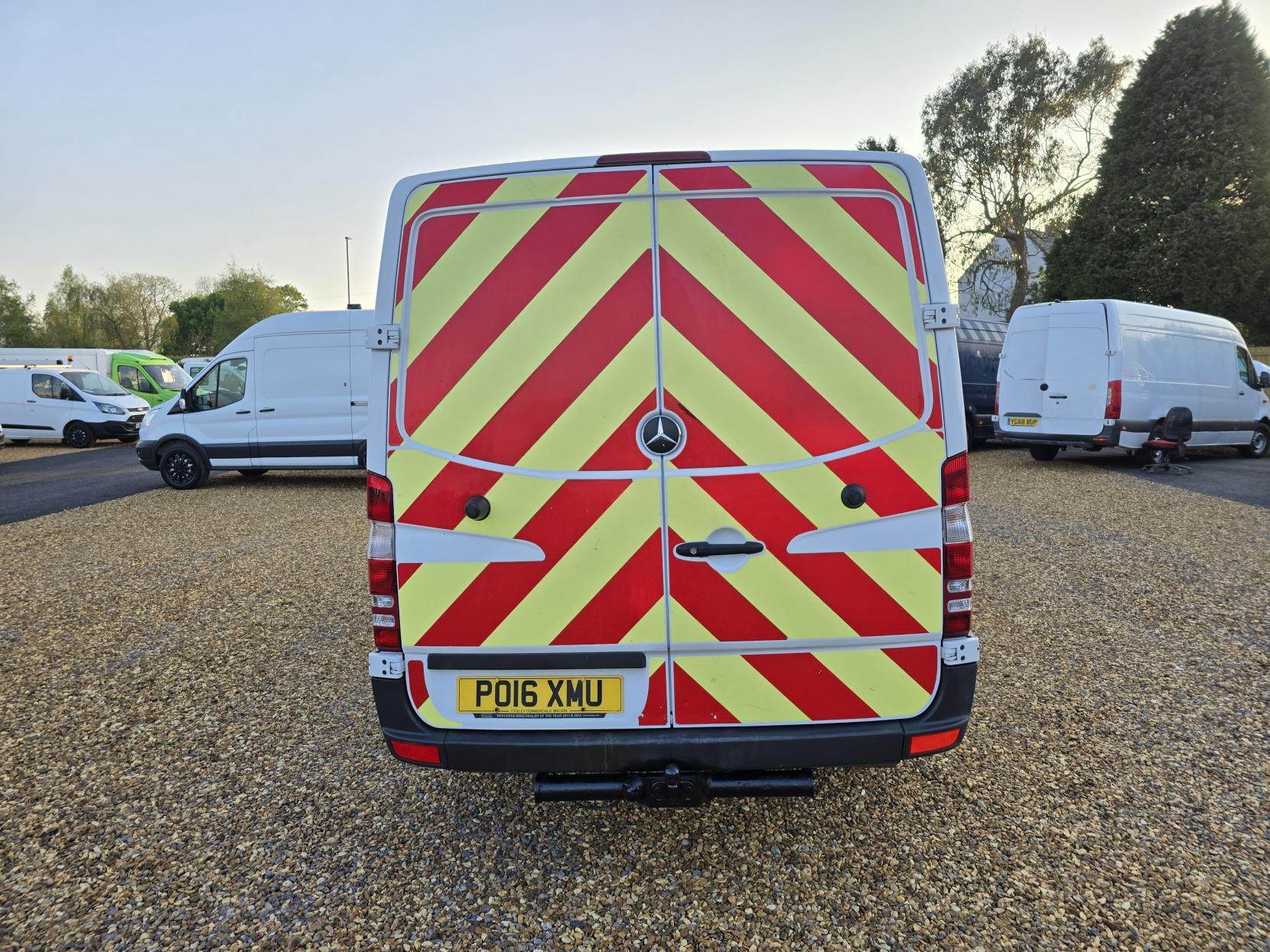 Mercedes-Benz Sprinter 2.1 313 CDi Panel Van 4dr Diesel Manual RWD L2 (129 bhp)