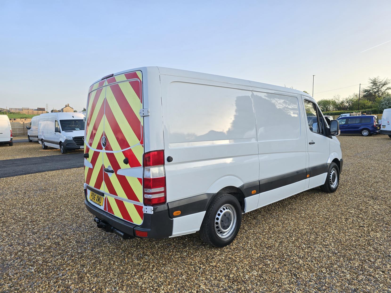 Mercedes-Benz Sprinter 2.1 313 CDi Panel Van 4dr Diesel Manual RWD L2 (129 bhp)