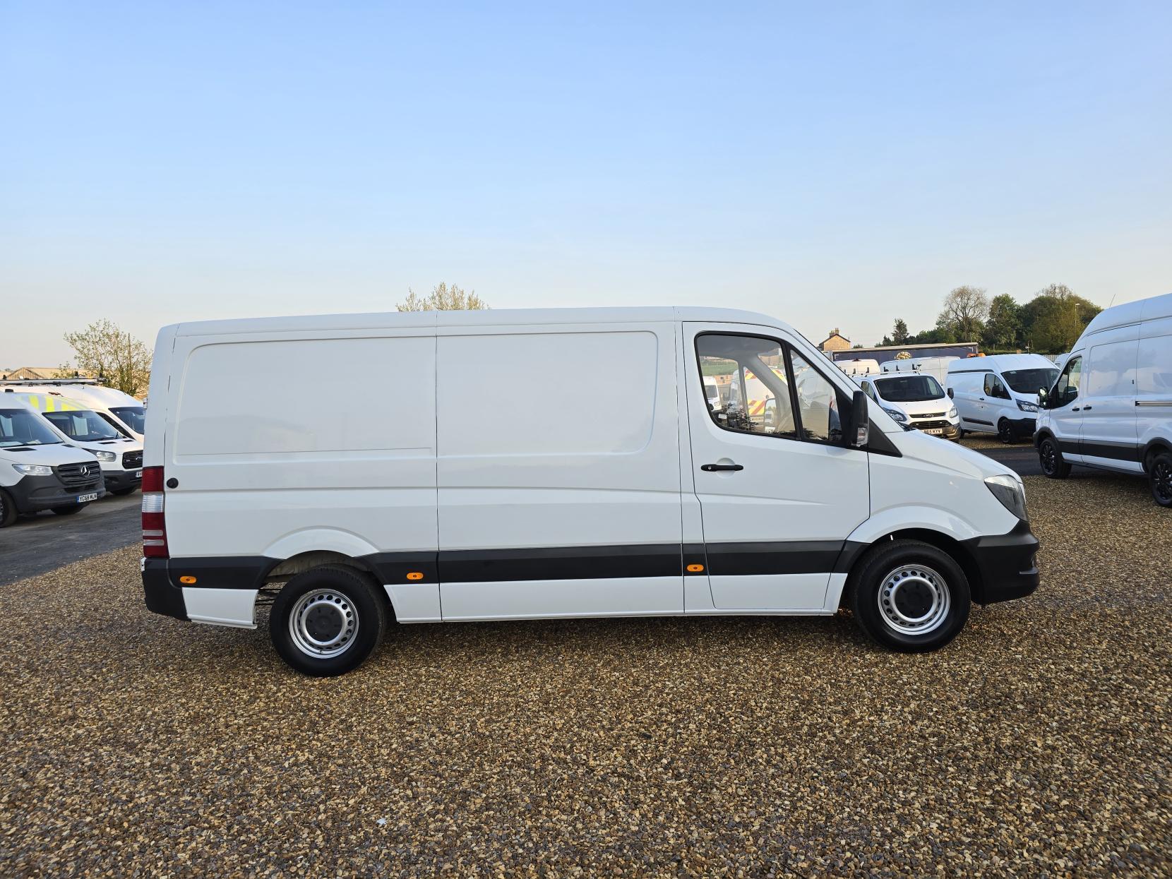 Mercedes-Benz Sprinter 2.1 313 CDi Panel Van 4dr Diesel Manual RWD L2 (129 bhp)