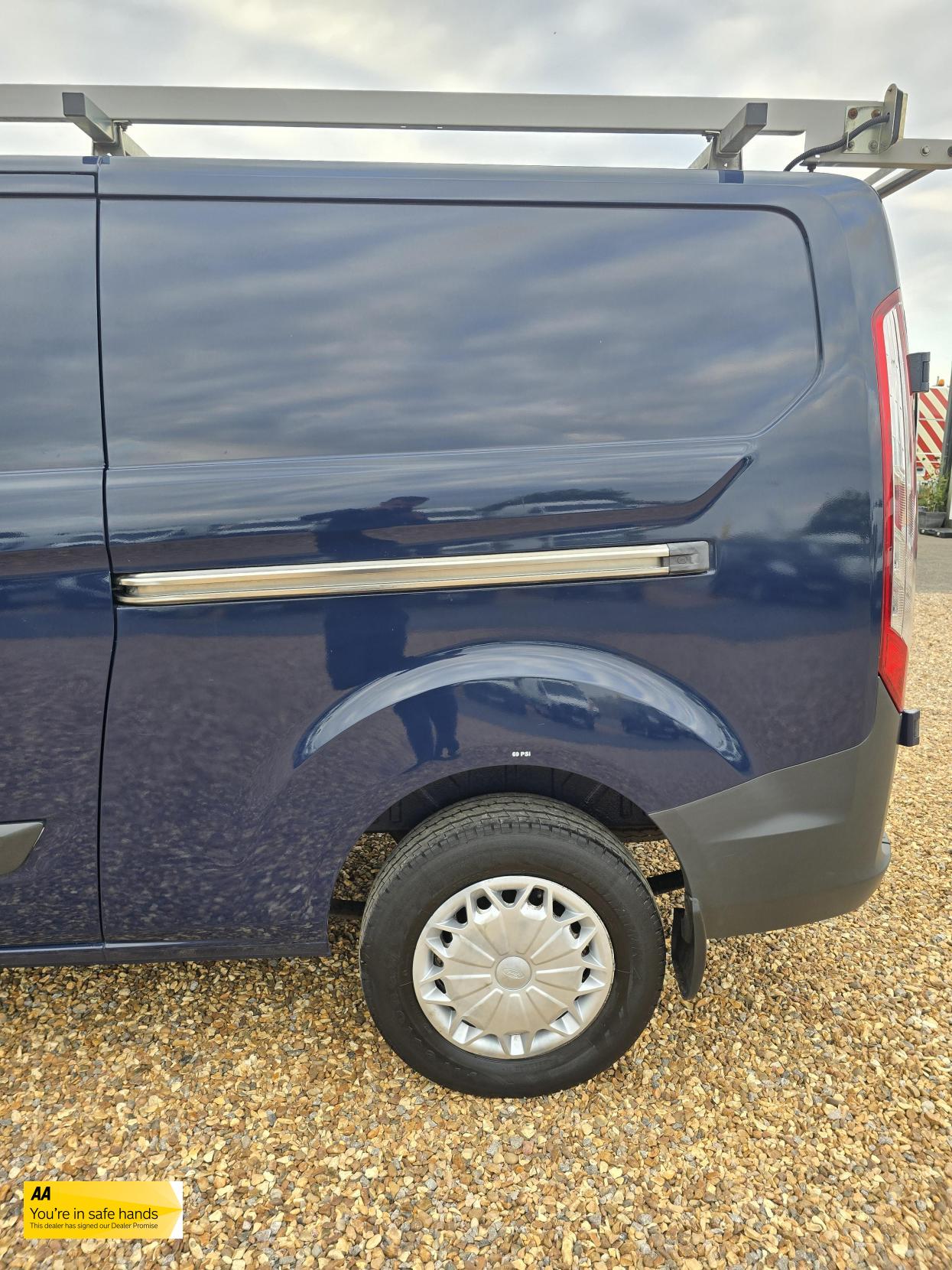 Ford Transit Custom 2.2 TDCi 330 Trend Panel Van 5dr Diesel Manual L2 H1 (197 g/km, 123 bhp)