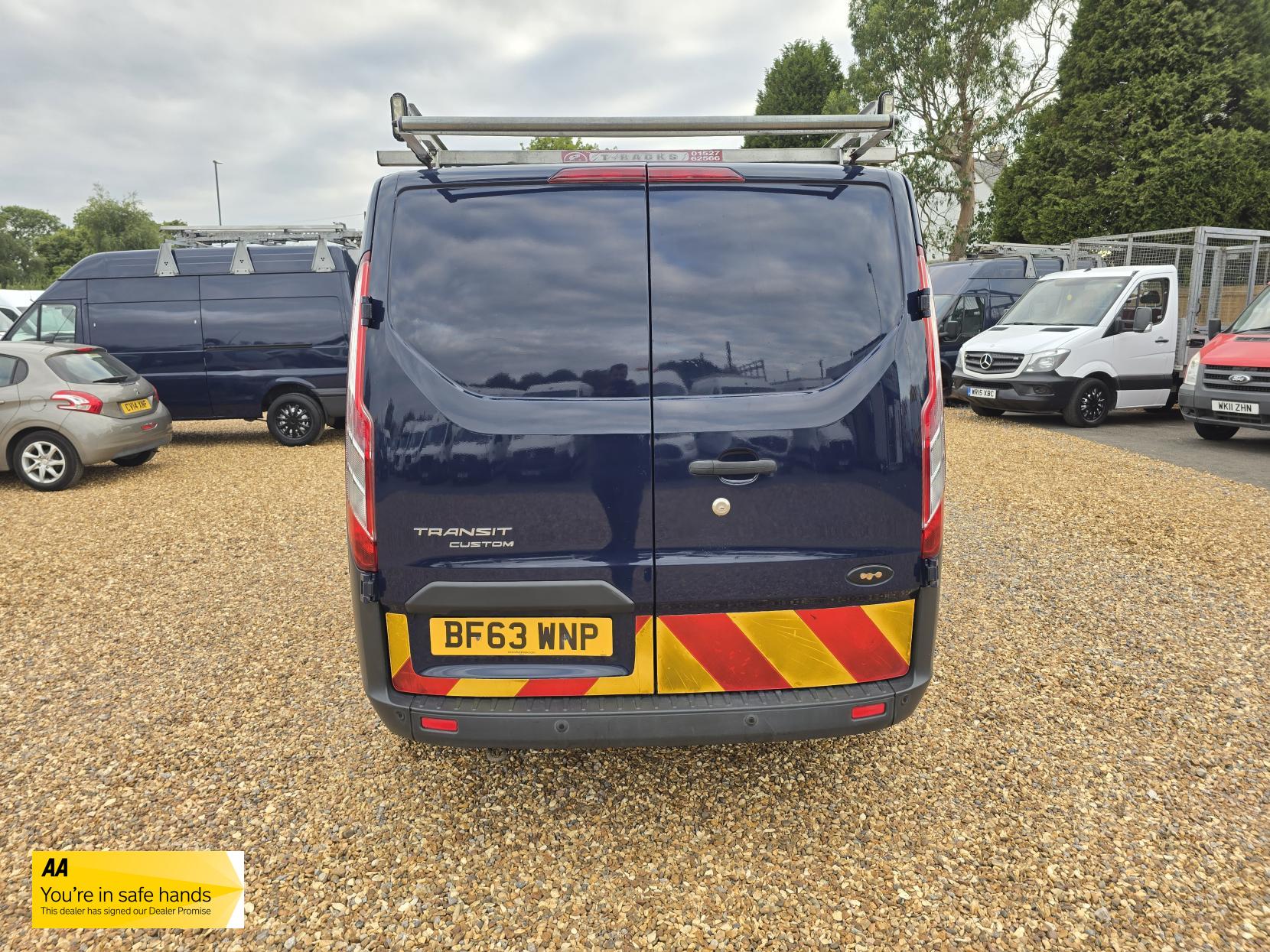 Ford Transit Custom 2.2 TDCi 330 Trend Panel Van 5dr Diesel Manual L2 H1 (197 g/km, 123 bhp)