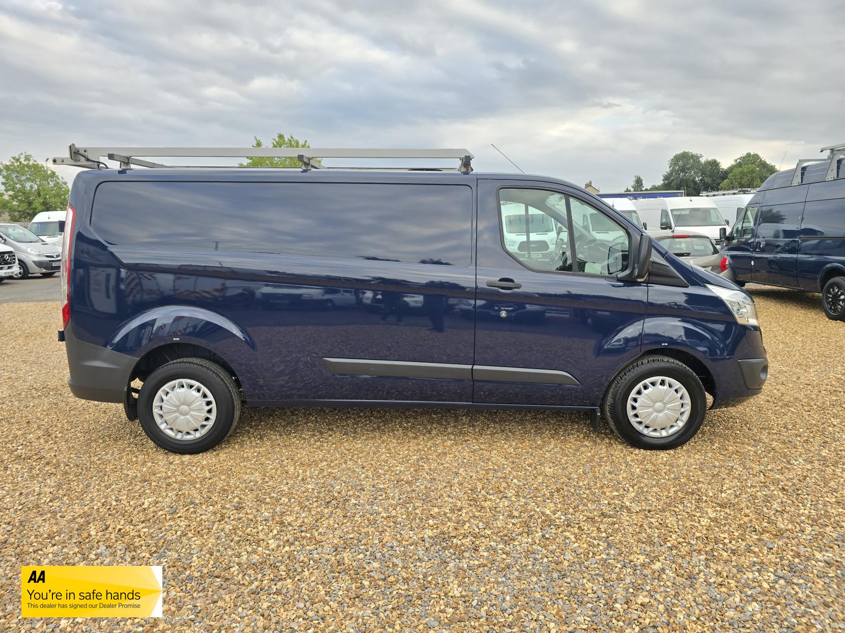 Ford Transit Custom 2.2 TDCi 330 Trend Panel Van 5dr Diesel Manual L2 H1 (197 g/km, 123 bhp)