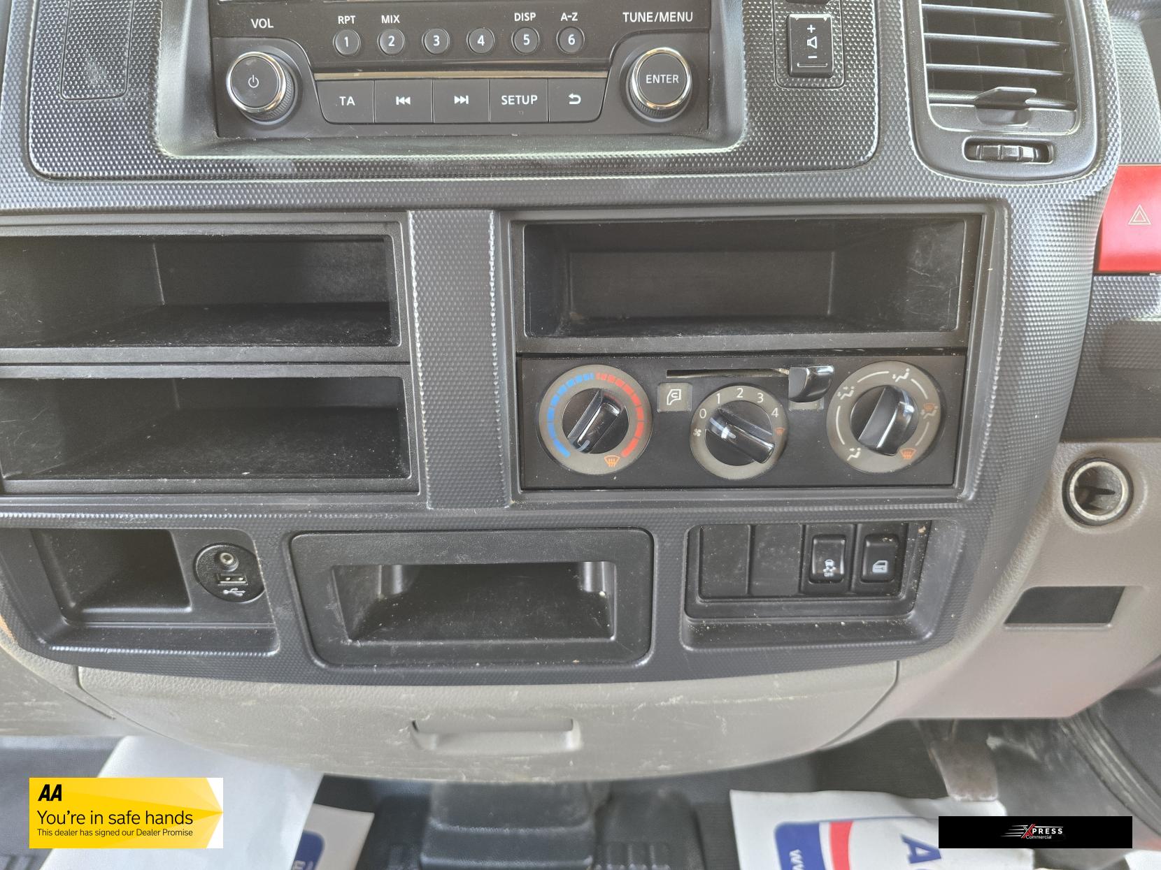 Nissan NT400 Cabstar NT400 Cabstar 3.0 dCi 35.13 Tipper 2dr Diesel Manual L1 Euro 6 (130 ps)