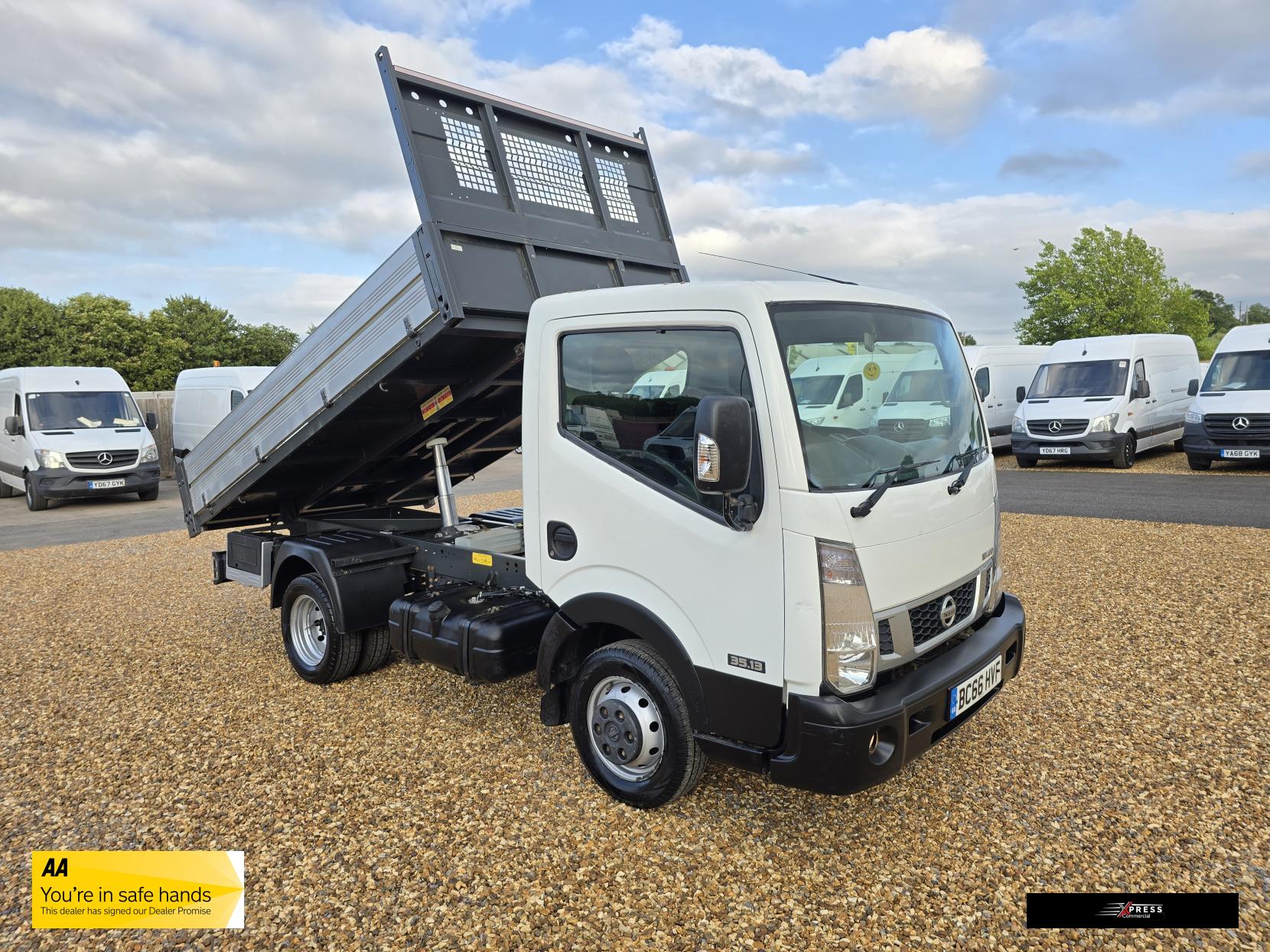 Nissan NT400 Cabstar NT400 Cabstar 3.0 dCi 35.13 Tipper 2dr Diesel Manual L1 Euro 6 (130 ps)