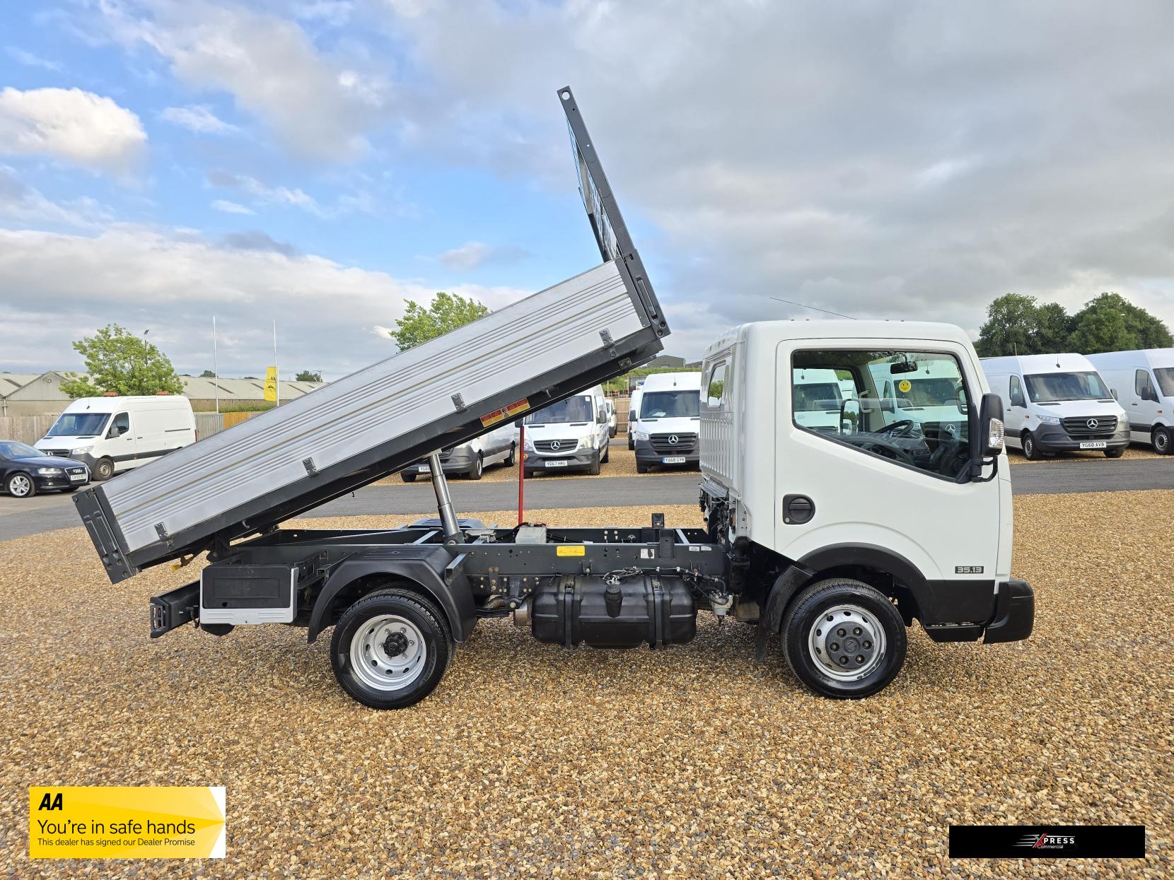 Nissan NT400 Cabstar NT400 Cabstar 3.0 dCi 35.13 Tipper 2dr Diesel Manual L1 Euro 6 (130 ps)