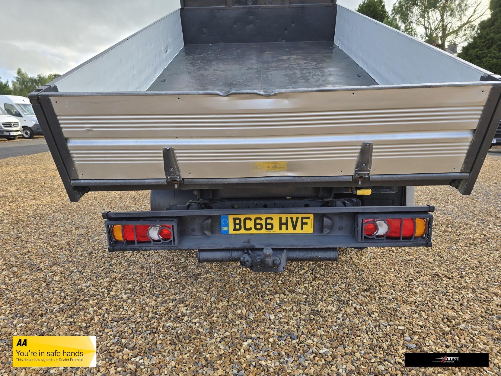 Nissan NT400 Cabstar NT400 Cabstar 3.0 dCi 35.13 Tipper 2dr Diesel Manual L1 Euro 6 (130 ps)