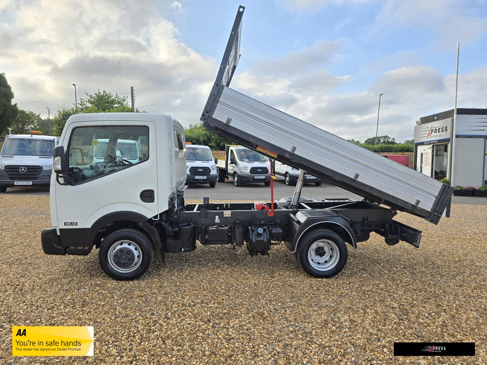 Nissan NT400 Cabstar NT400 Cabstar 3.0 dCi 35.13 Tipper 2dr Diesel Manual L1 Euro 6 (130 ps)