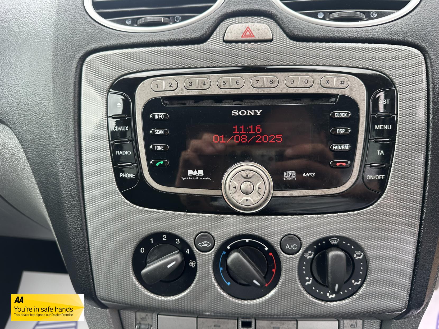 Ford Focus 1.6 Titanium Hatchback 5dr Petrol Manual (159 g/km, 99 bhp)