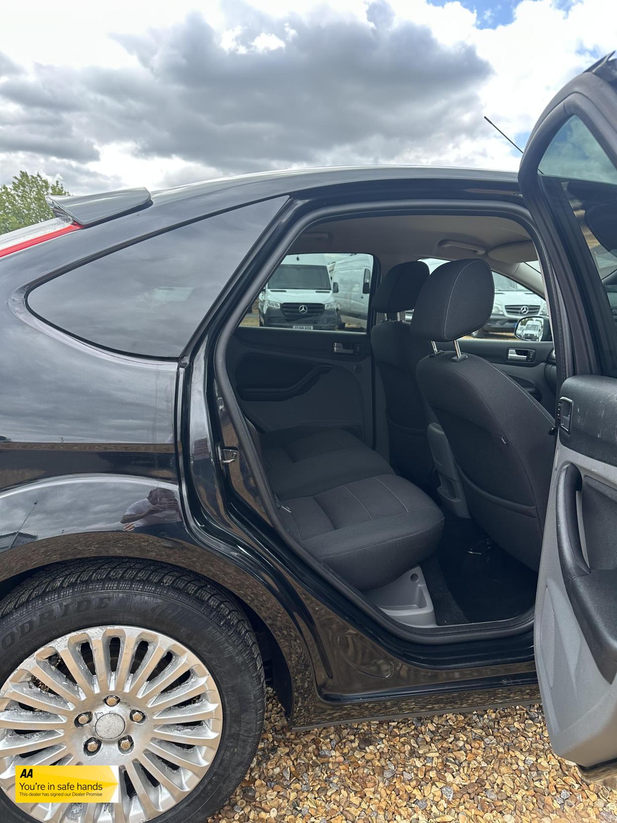 Ford Focus 1.6 Titanium Hatchback 5dr Petrol Manual (159 g/km, 99 bhp)