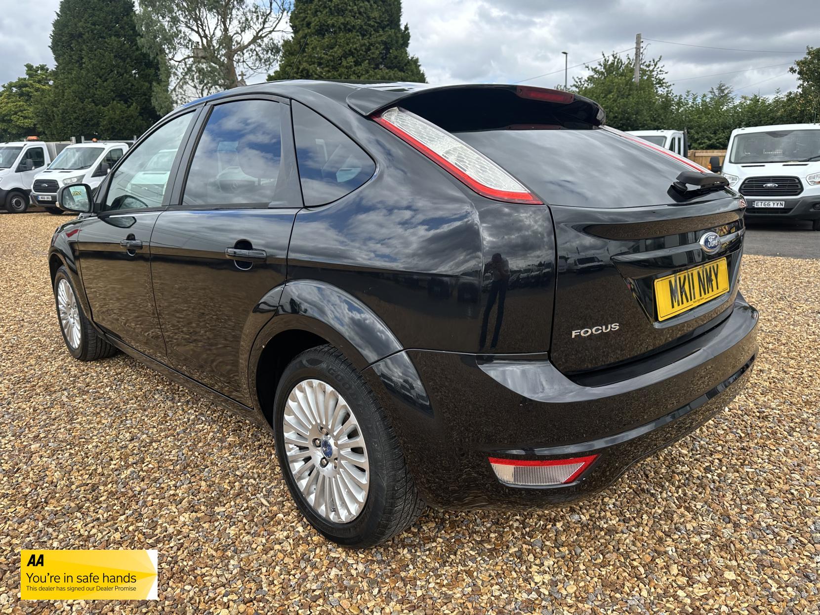 Ford Focus 1.6 Titanium Hatchback 5dr Petrol Manual (159 g/km, 99 bhp)