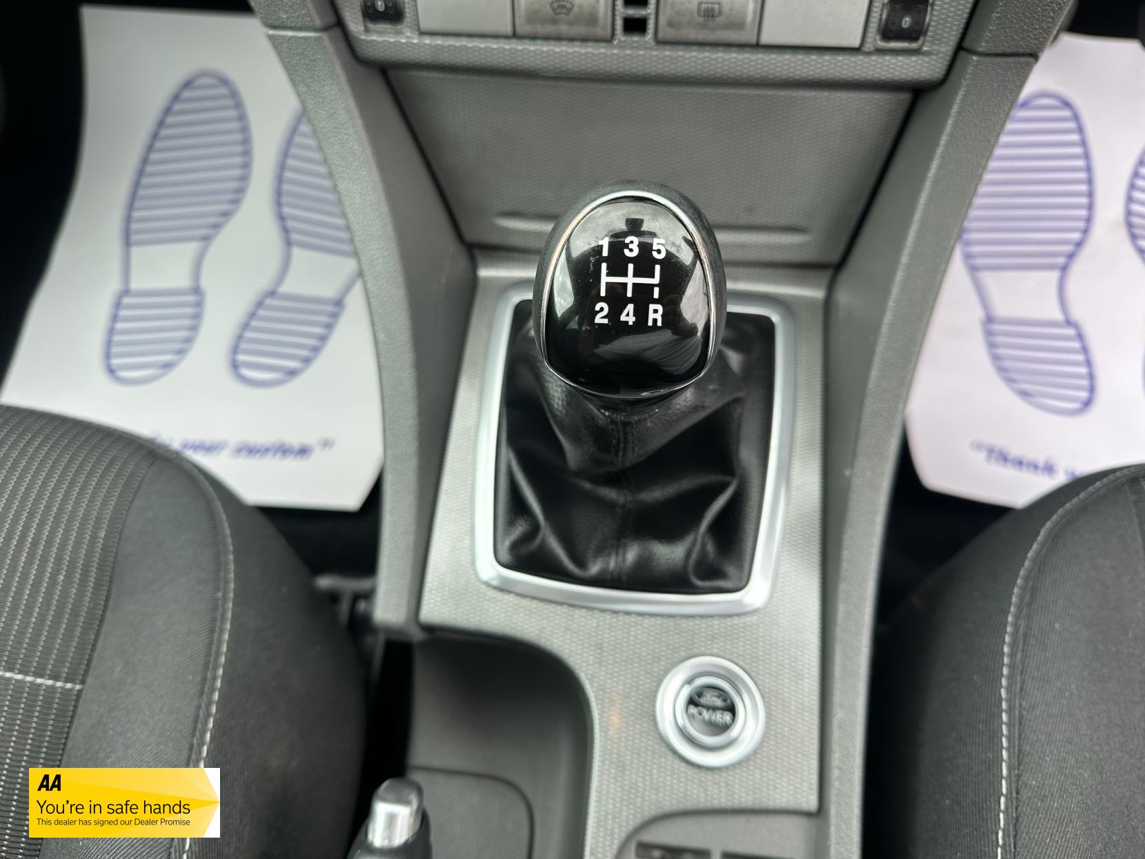 Ford Focus 1.6 Titanium Hatchback 5dr Petrol Manual (159 g/km, 99 bhp)