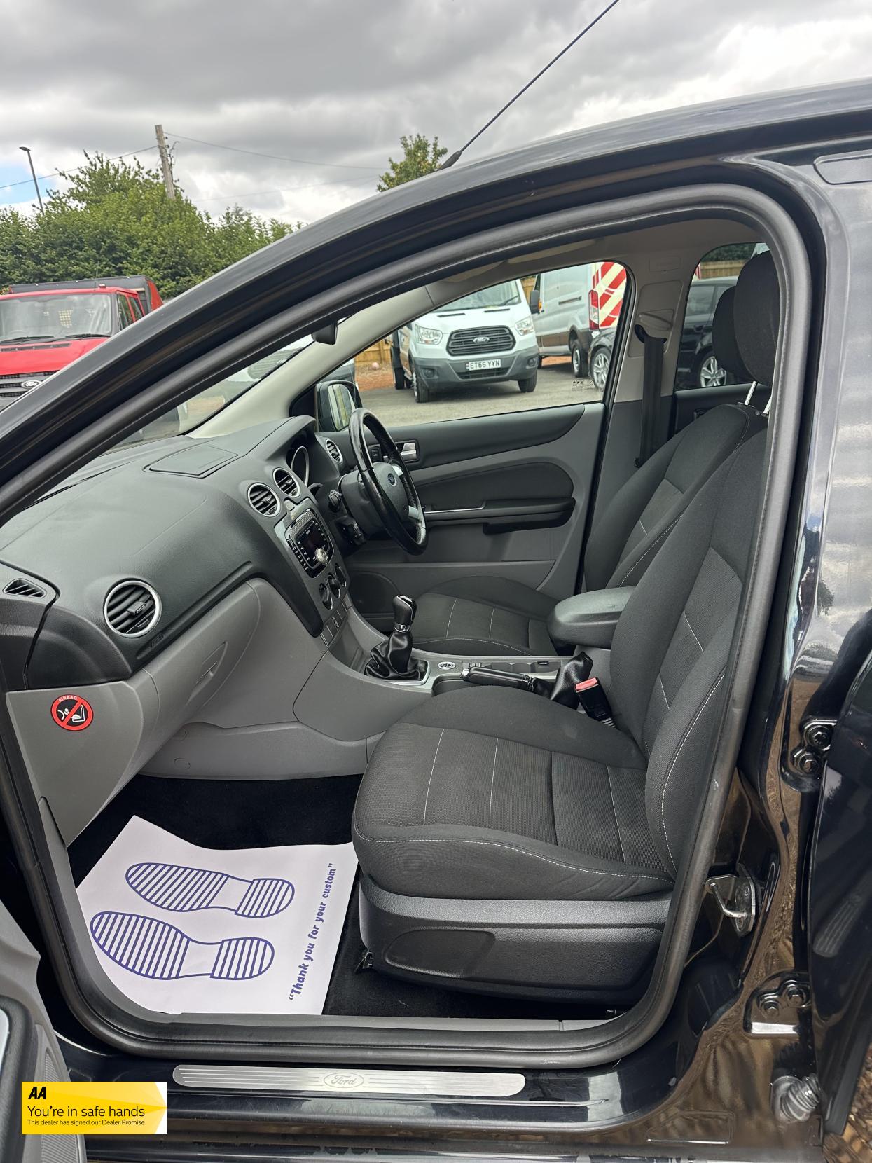 Ford Focus 1.6 Titanium Hatchback 5dr Petrol Manual (159 g/km, 99 bhp)