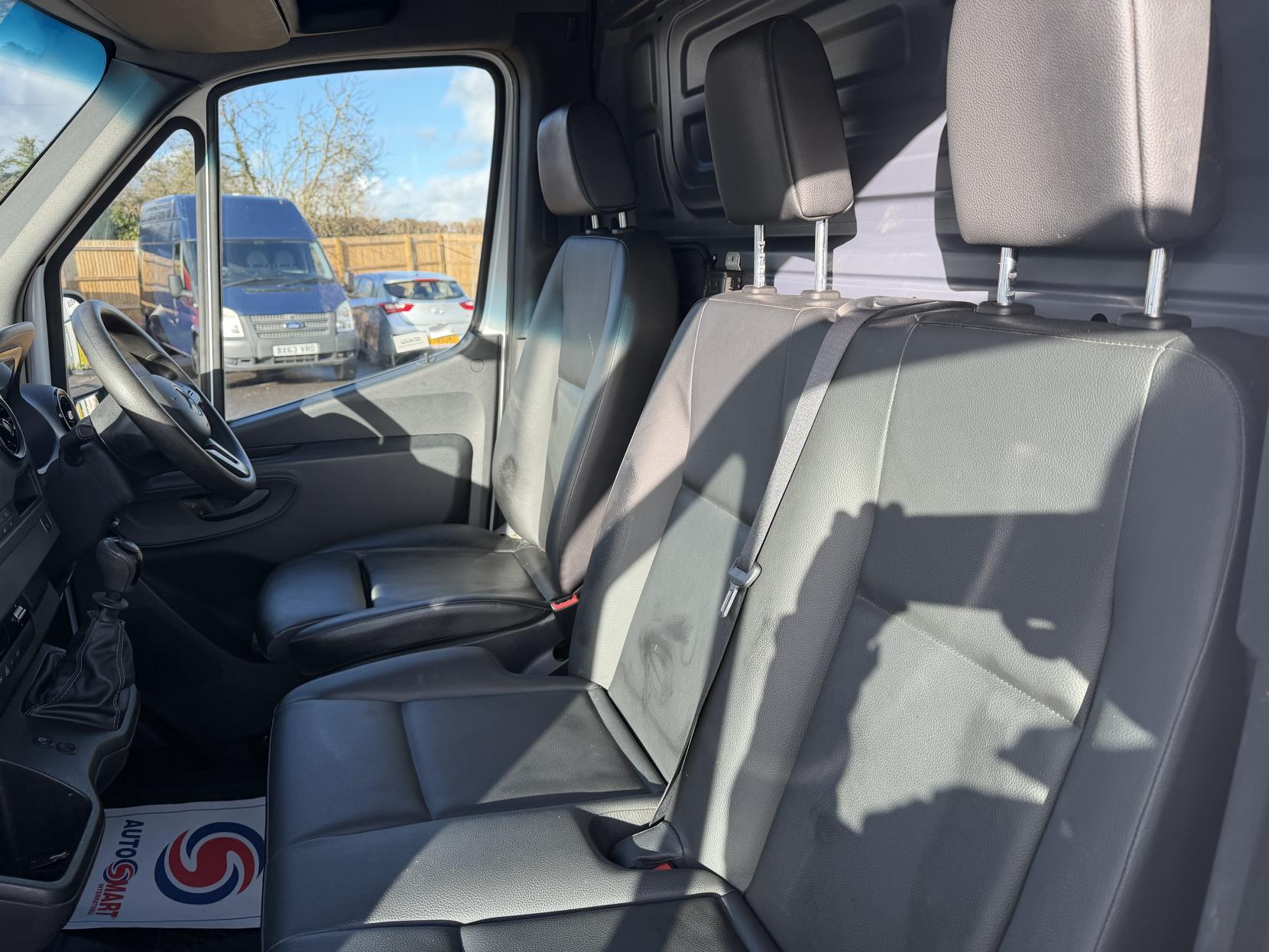 Mercedes-Benz Sprinter 2.1 316 CDI Panel Van 5dr Diesel Manual RWD L2 H2 Euro 6 (163 ps)