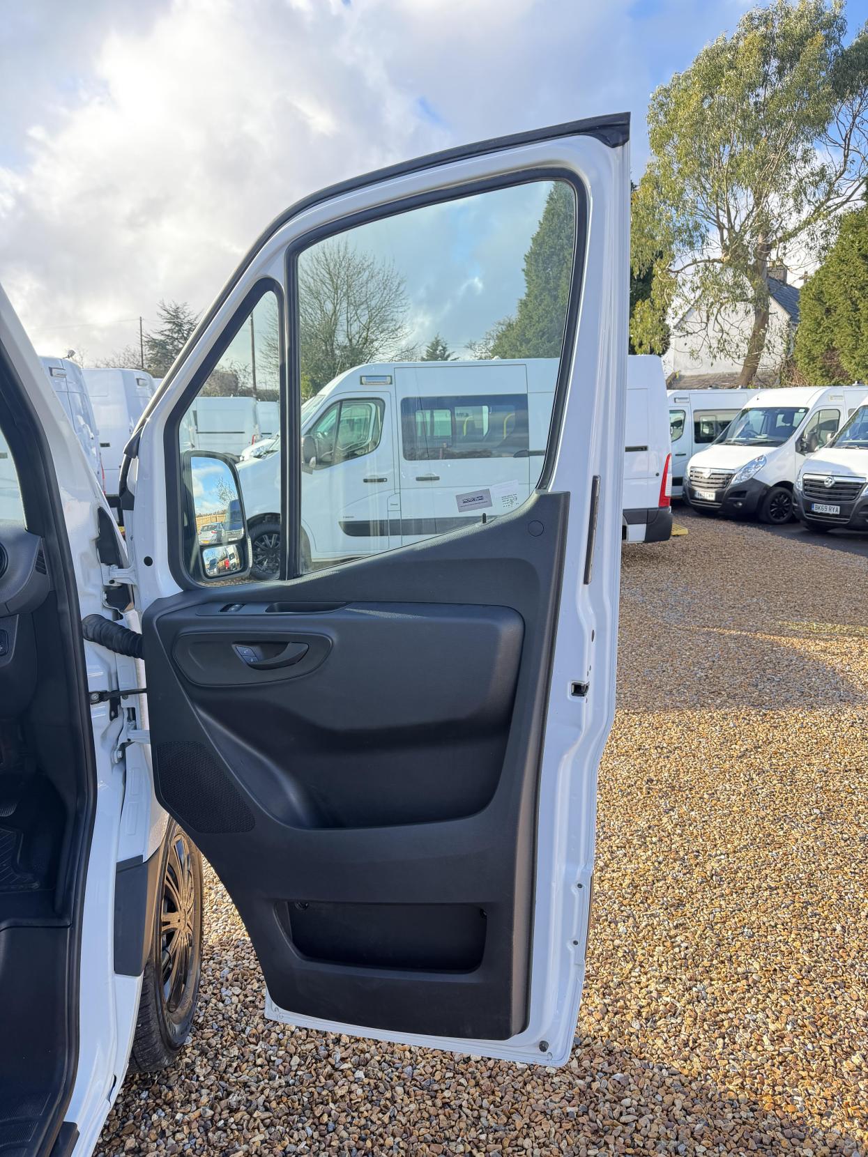 Mercedes-Benz Sprinter 2.1 316 CDI Panel Van 5dr Diesel Manual RWD L2 H2 Euro 6 (163 ps)