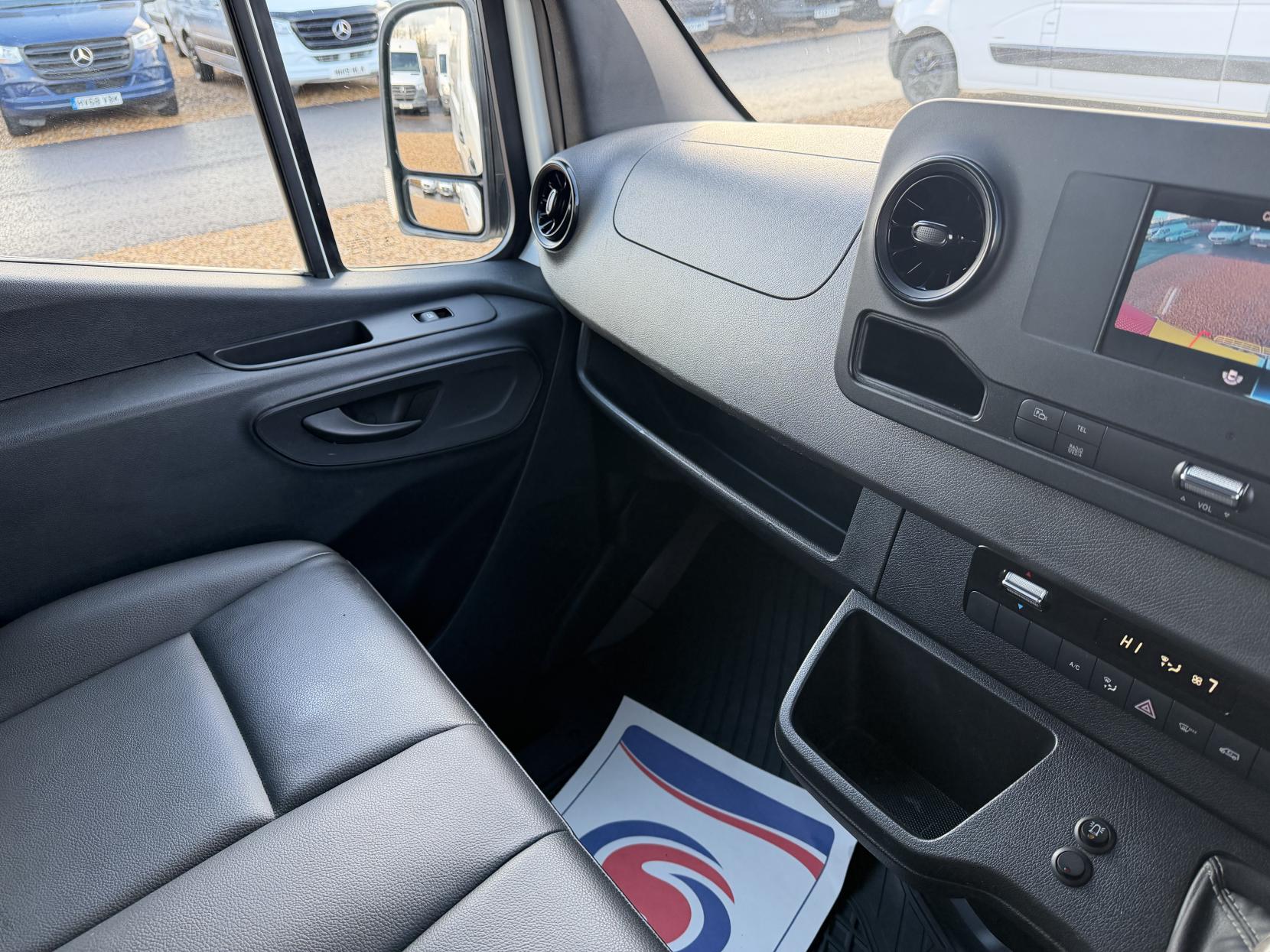 Mercedes-Benz Sprinter 2.1 316 CDI Panel Van 5dr Diesel Manual RWD L2 H2 Euro 6 (163 ps)