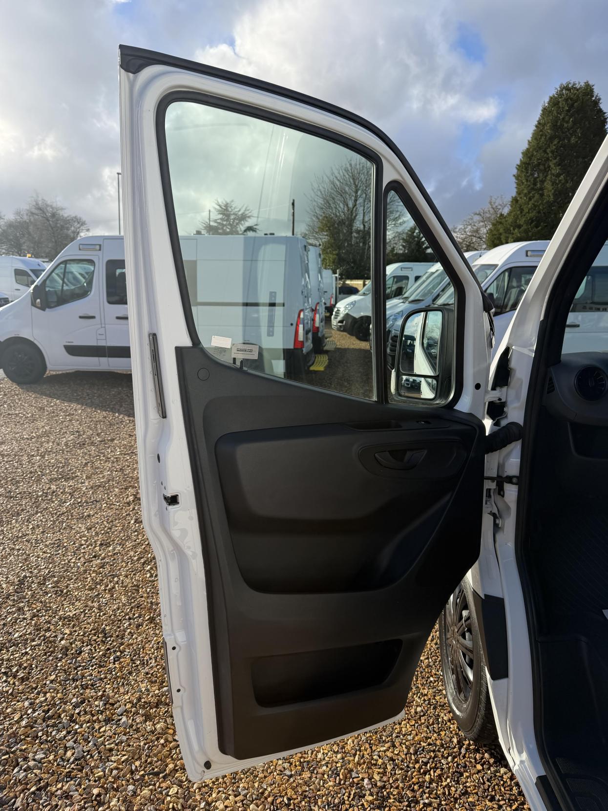 Mercedes-Benz Sprinter 2.1 316 CDI Panel Van 5dr Diesel Manual RWD L2 H2 Euro 6 (163 ps)