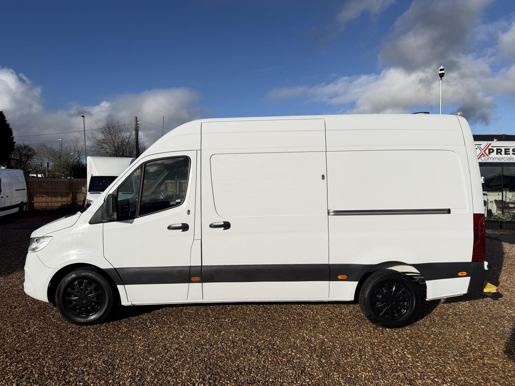 Mercedes-Benz Sprinter 2.1 316 CDI Panel Van 5dr Diesel Manual RWD L2 H2 Euro 6 (163 ps)