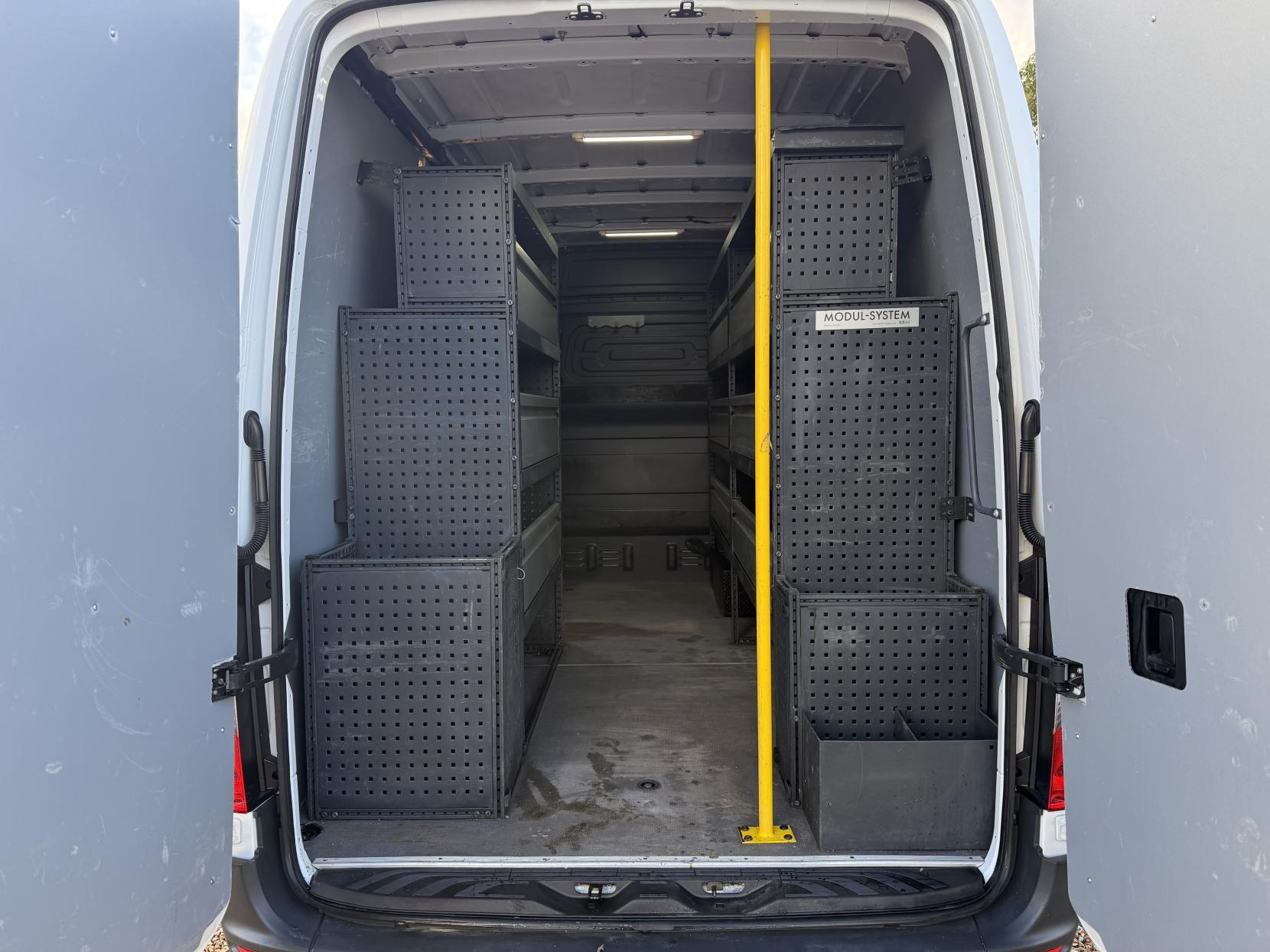 Mercedes-Benz Sprinter 2.1 316 CDI Panel Van 5dr Diesel Manual RWD L2 H2 Euro 6 (163 ps)