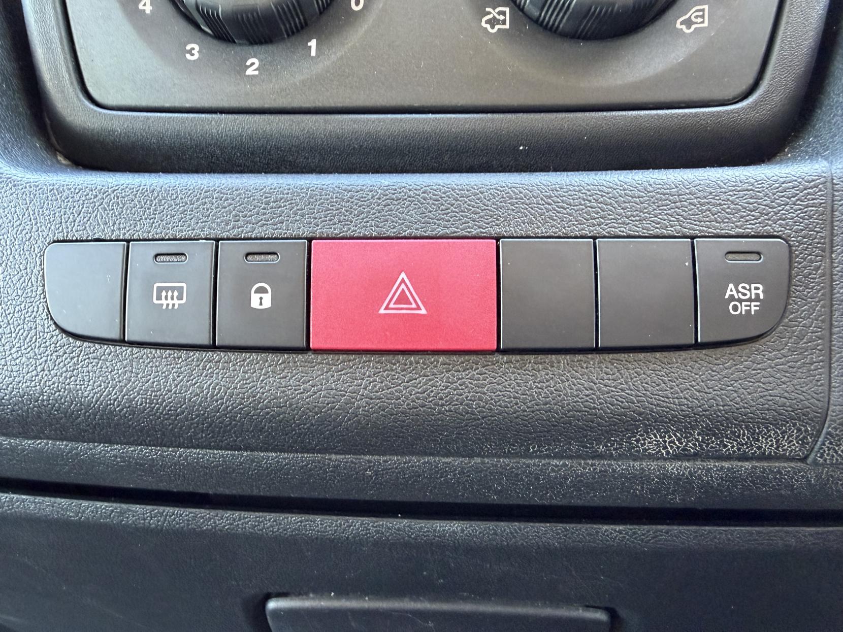 Citroen Relay 2.2 HDi 35 Panel Van 5dr Diesel Manual L4 High Roof Euro 5 (Heavy) (130 ps)