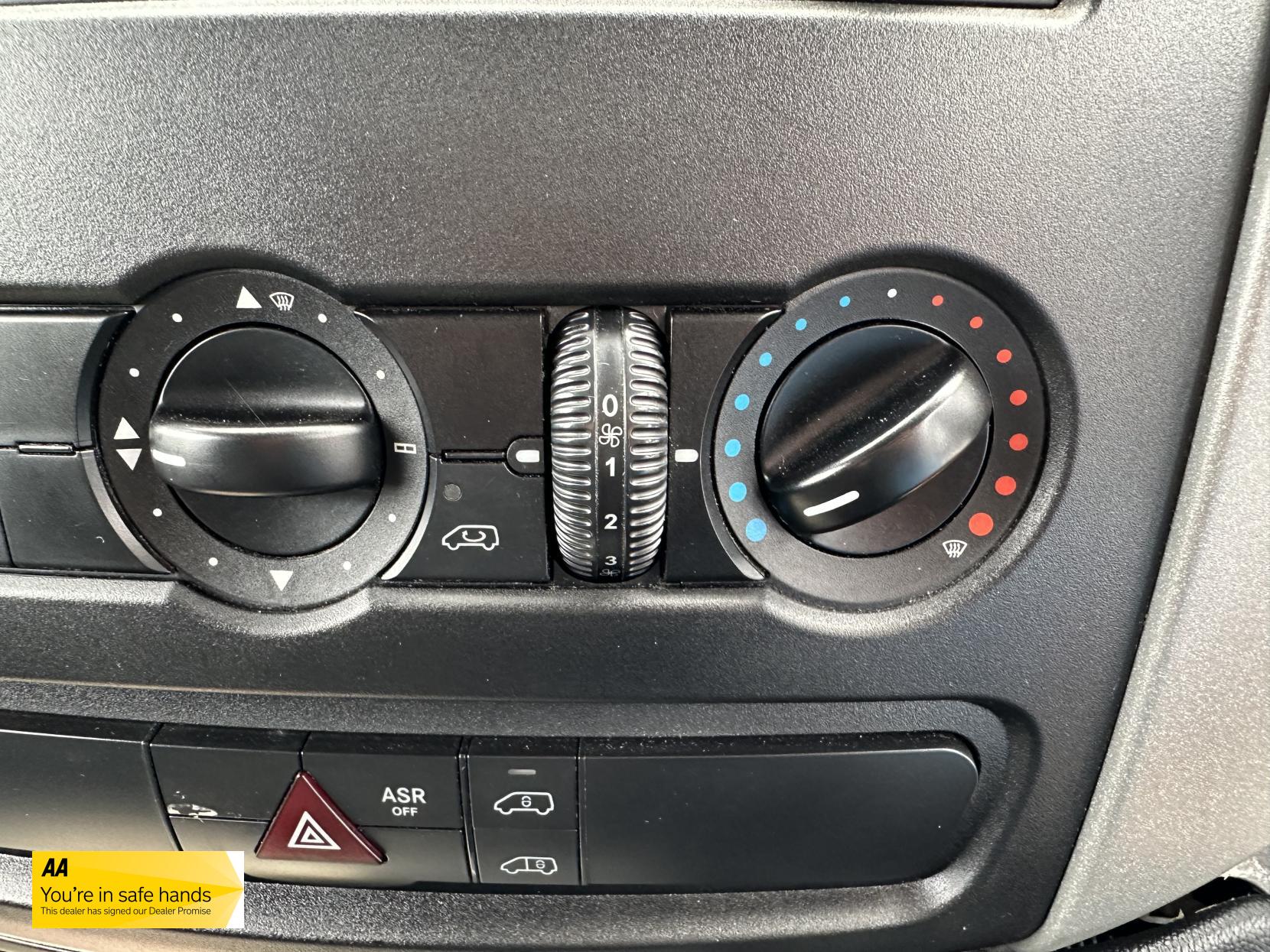 Mercedes-Benz Sprinter 2.1 311 CDi Panel Van 5dr Diesel Manual RWD L3 H3 (234 g/km, 112 bhp)