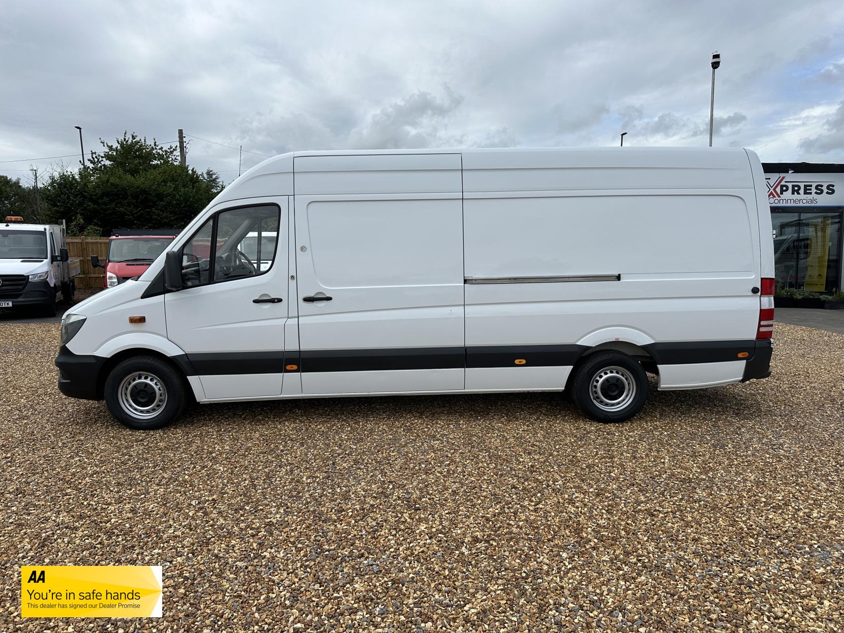 Mercedes-Benz Sprinter 2.1 311 CDi Panel Van 5dr Diesel Manual RWD L3 H3 (234 g/km, 112 bhp)
