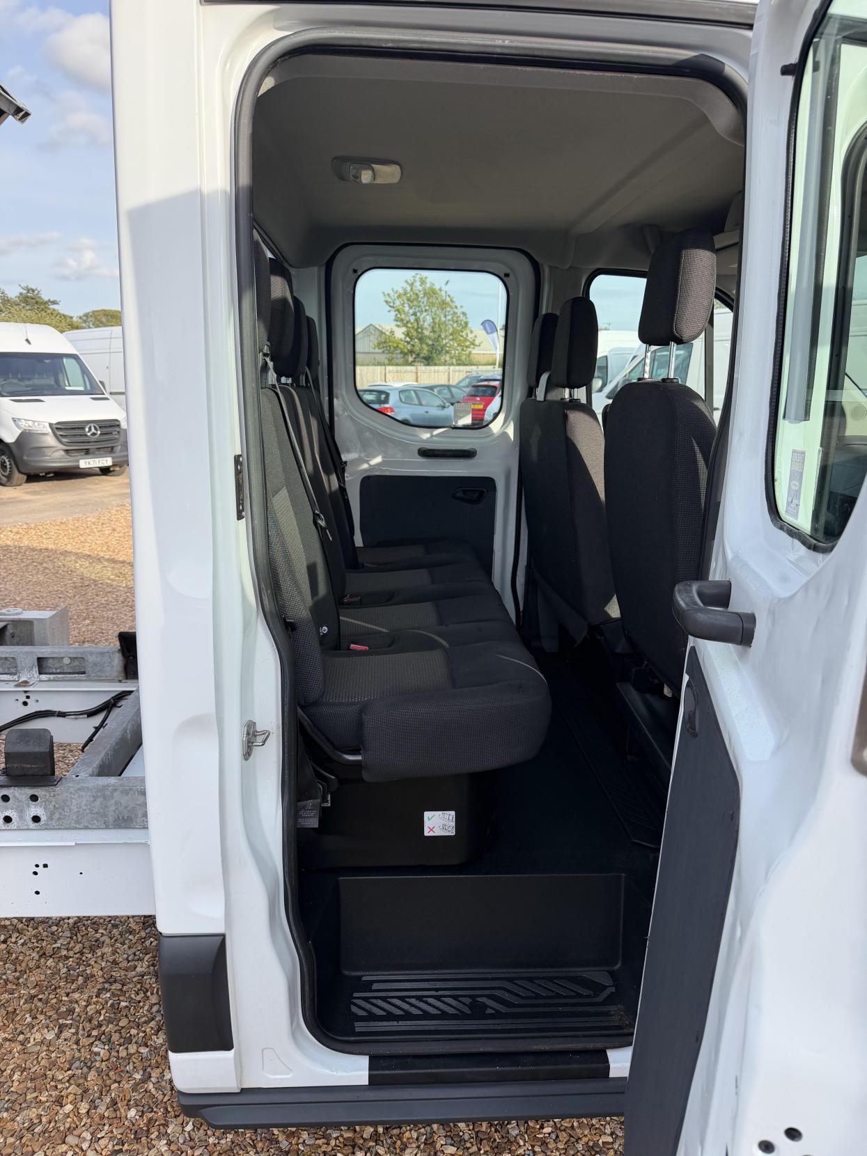 2018 Ford Transit 2.0 350 EcoBlue Chassis Double Cab 4dr Diesel Manual RWD L3 H1 Euro 6 (DRW) (105 ps) - Thumbnail 37