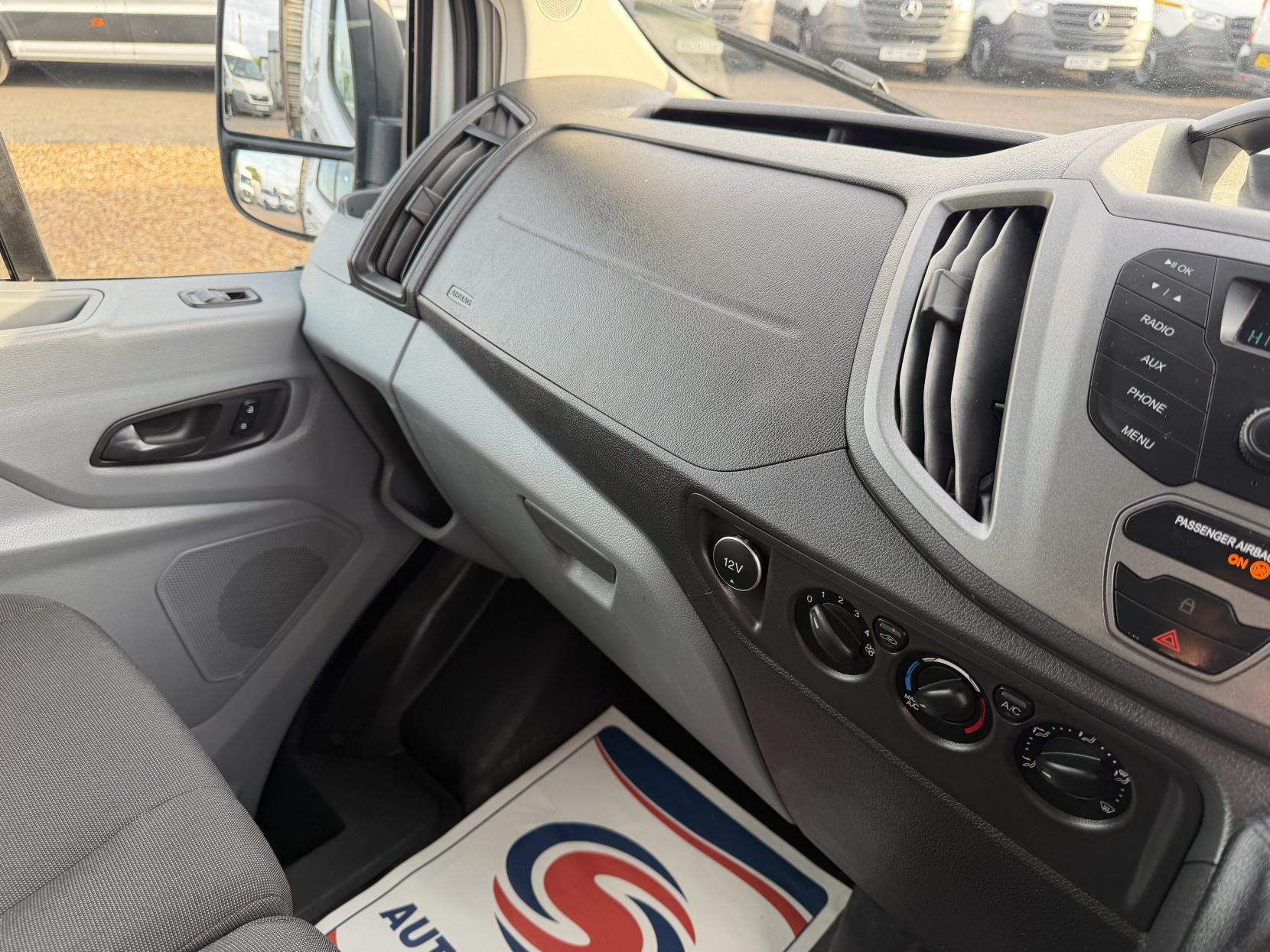 2018 Ford Transit 2.0 350 EcoBlue Chassis Double Cab 4dr Diesel Manual RWD L3 H1 Euro 6 (DRW) (105 ps) - Thumbnail 34