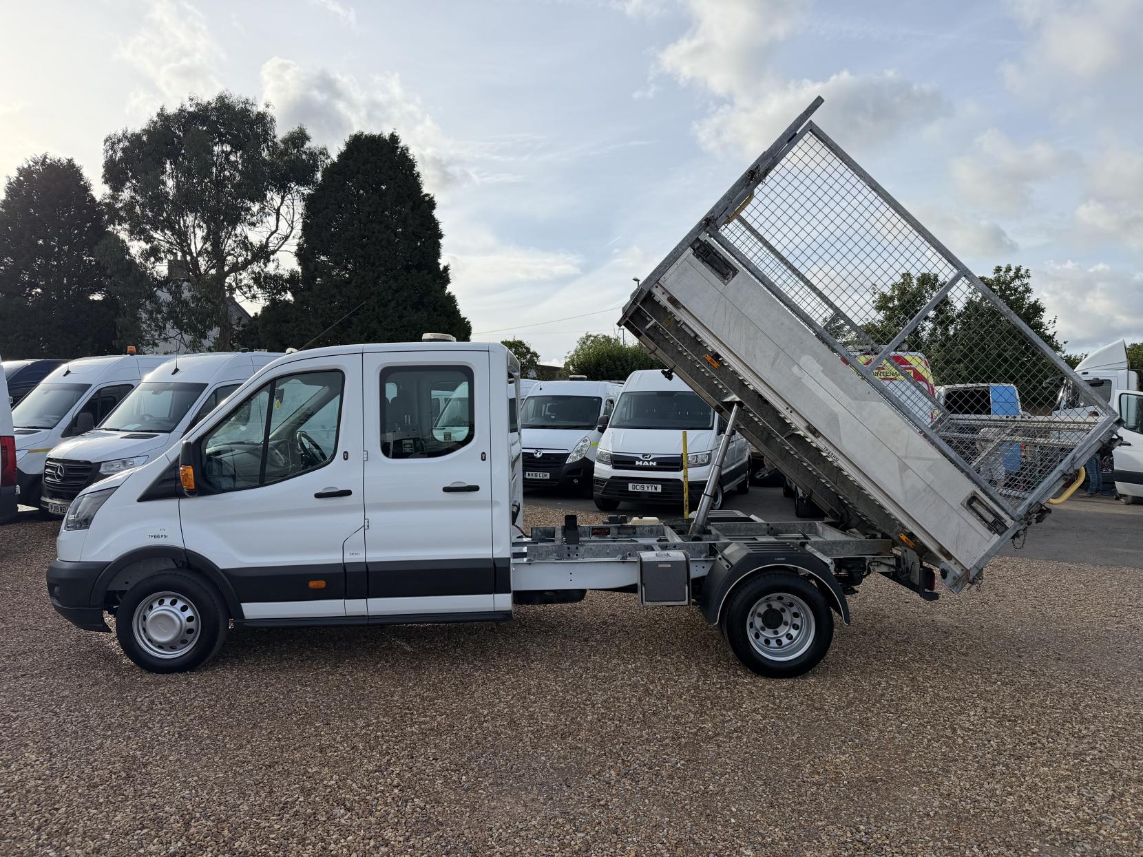 2018 Ford Transit 2.0 350 EcoBlue Chassis Double Cab 4dr Diesel Manual RWD L3 H1 Euro 6 (DRW) (105 ps) - Thumbnail 8