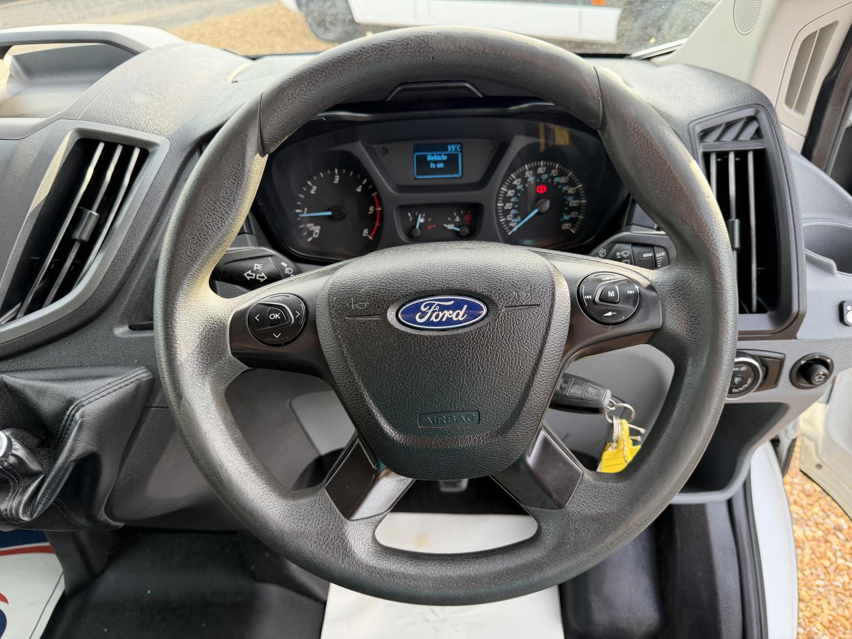 2018 Ford Transit 2.0 350 EcoBlue Chassis Double Cab 4dr Diesel Manual RWD L3 H1 Euro 6 (DRW) (105 ps) - Thumbnail 20