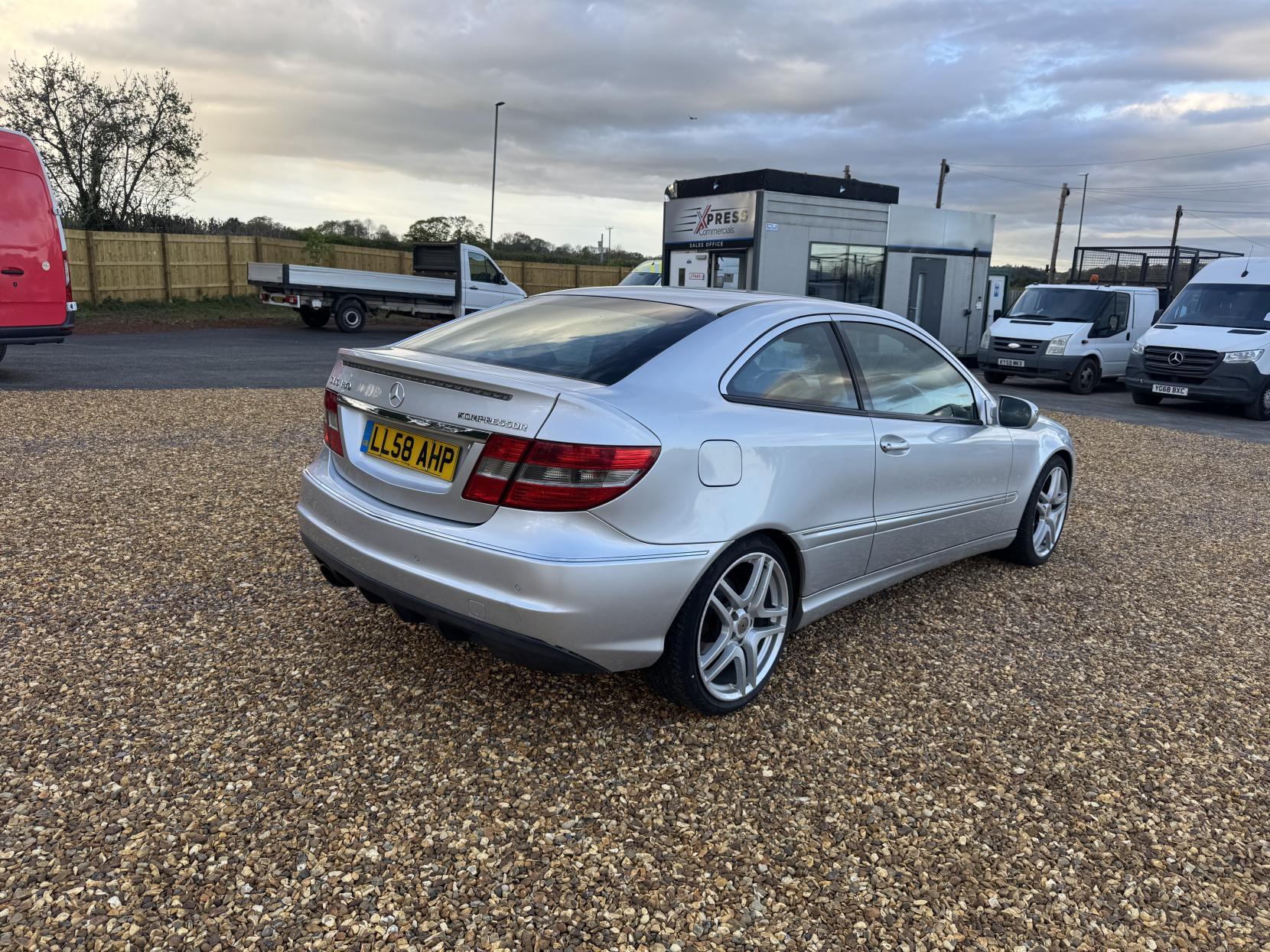 Mercedes-Benz CLC Class 1.8 CLC180K Sport Coupe 3dr Petrol Auto Euro 4 (143 ps)