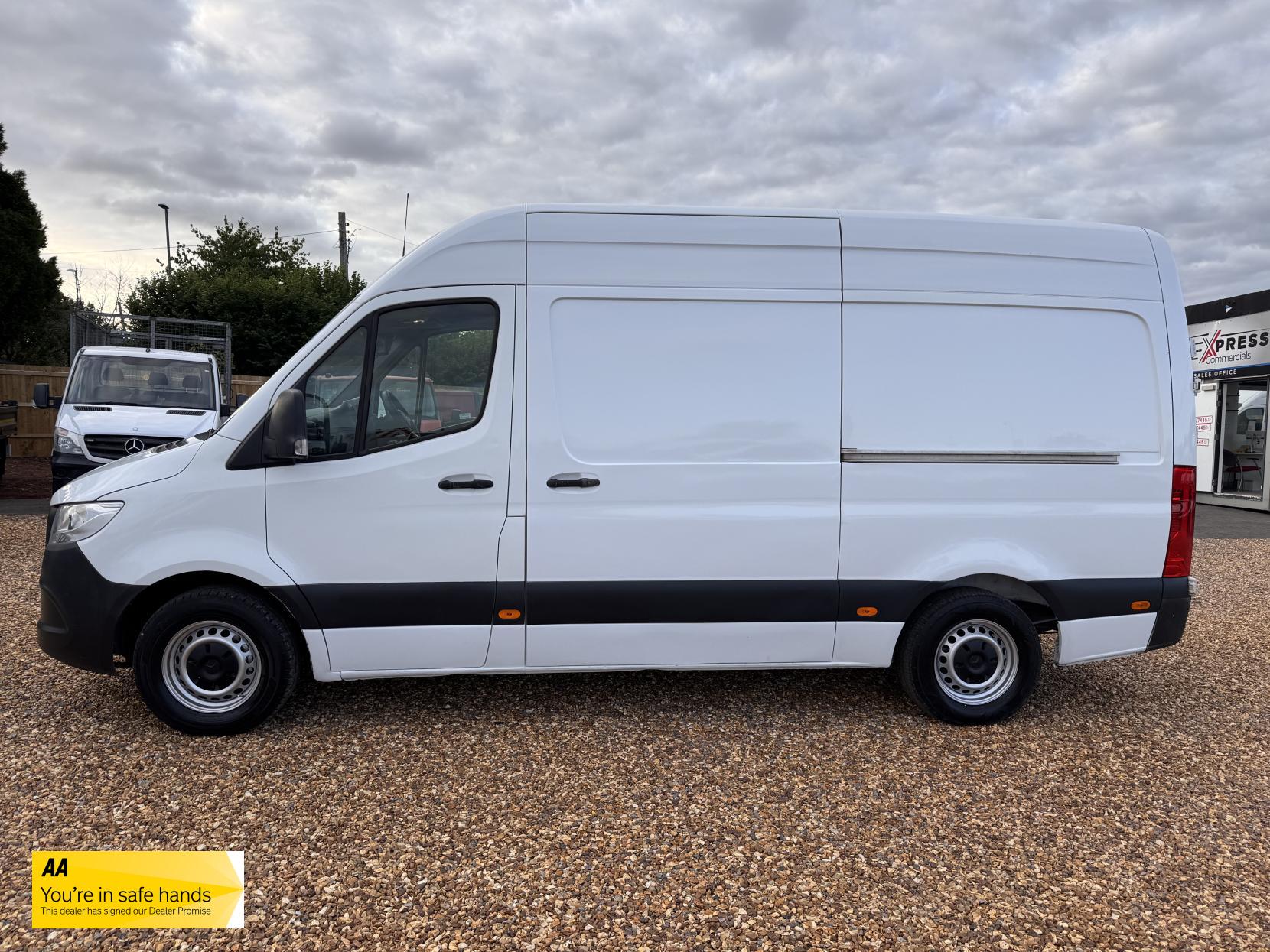Mercedes-Benz Sprinter 2.1 316 CDI Panel Van 5dr Diesel Manual RWD L2 H2 Euro 6 (163 ps)