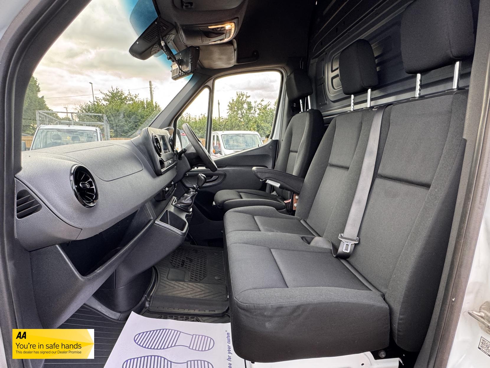 Mercedes-Benz Sprinter 2.1 316 CDI Panel Van 5dr Diesel Manual RWD L2 H2 Euro 6 (163 ps)