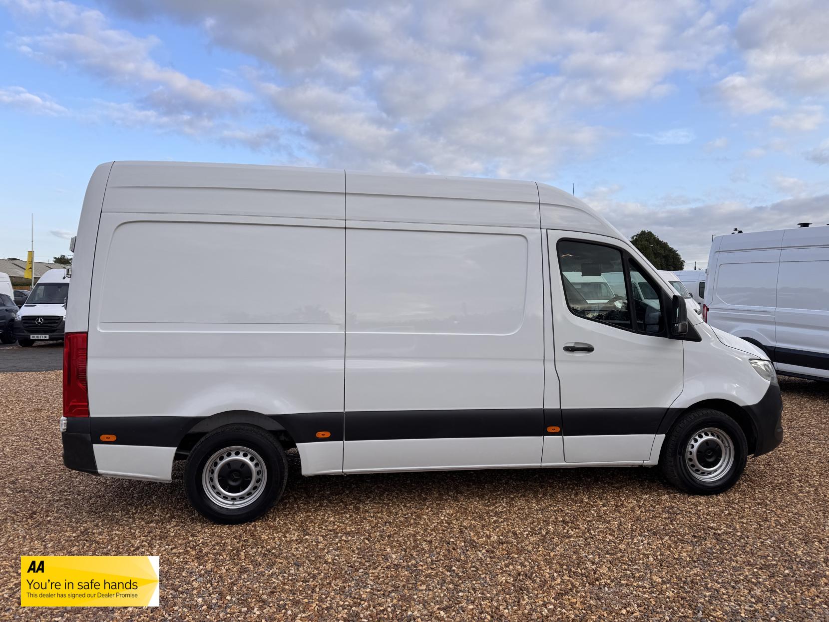 Mercedes-Benz Sprinter 2.1 316 CDI Panel Van 5dr Diesel Manual RWD L2 H2 Euro 6 (163 ps)