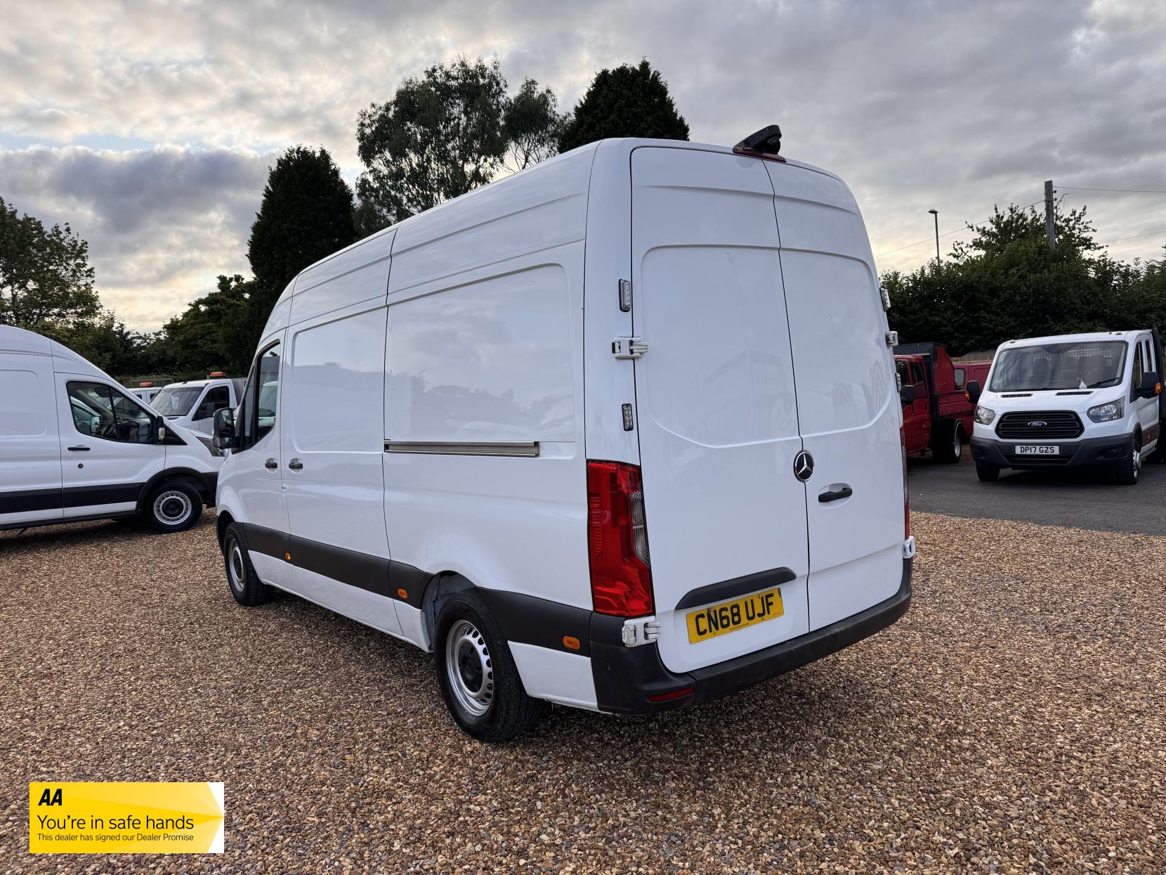 Mercedes-Benz Sprinter 2.1 316 CDI Panel Van 5dr Diesel Manual RWD L2 H2 Euro 6 (163 ps)
