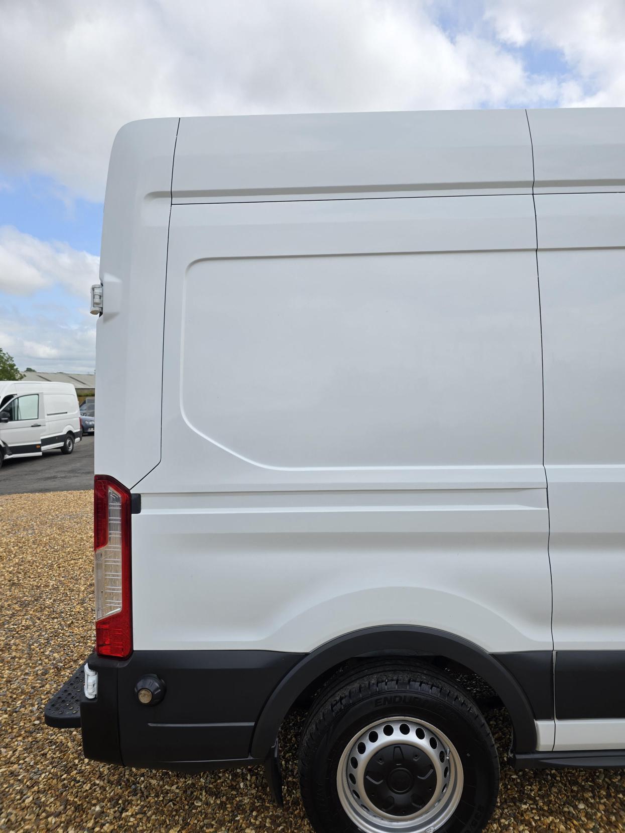 Ford Transit 2.2 TDCi 350 Panel Van 5dr Diesel Manual RWD L2 H3 Euro 5 (155 ps)